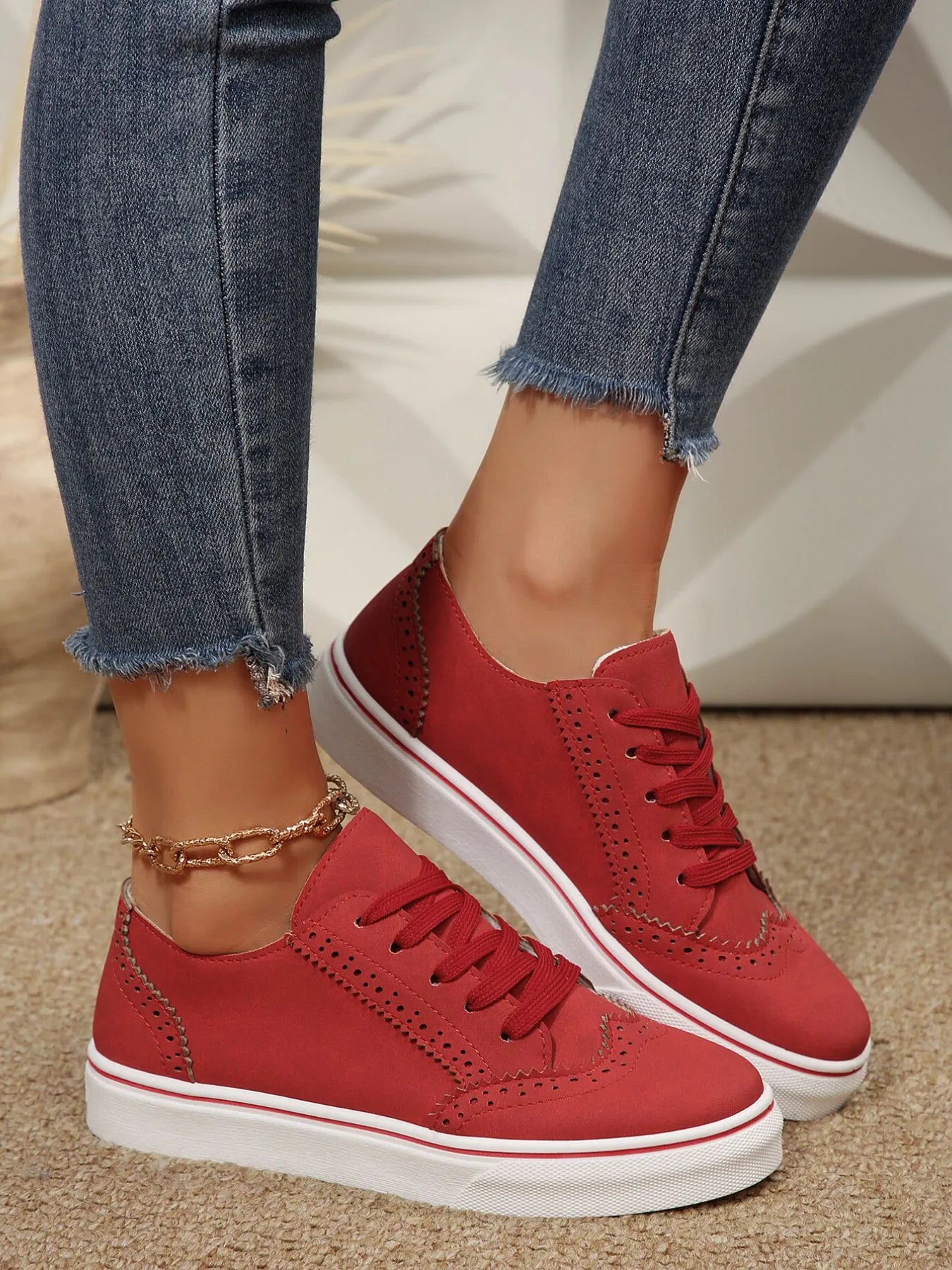 Lace Up Round Toe Platform Sneakers 28d837a8-1619-45e4-8f0e-2cb14061f898-Max-Origin