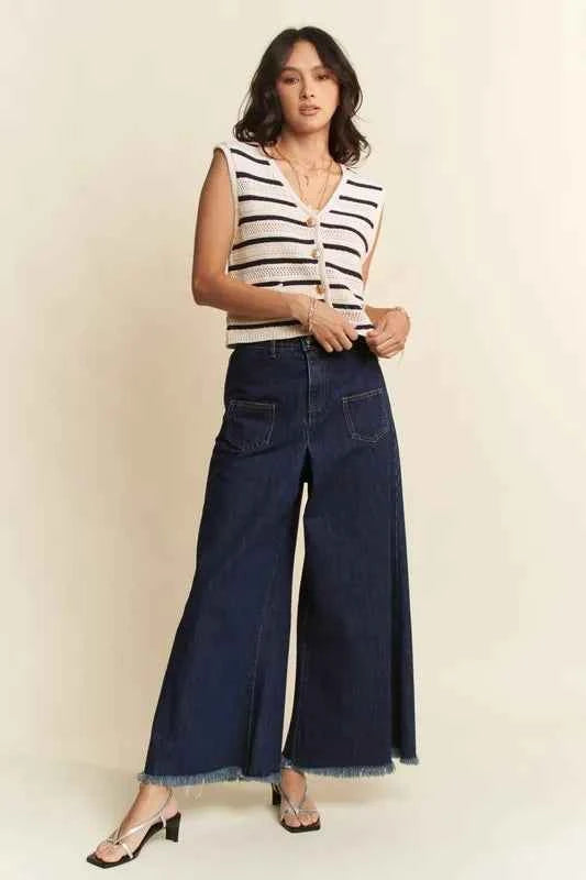 Davi & Dani Sleeveless Cropped Striped Sweater Knit Vest Top 28d99234-fd89-4f24-90de-c4984e36daea-Max-Origin