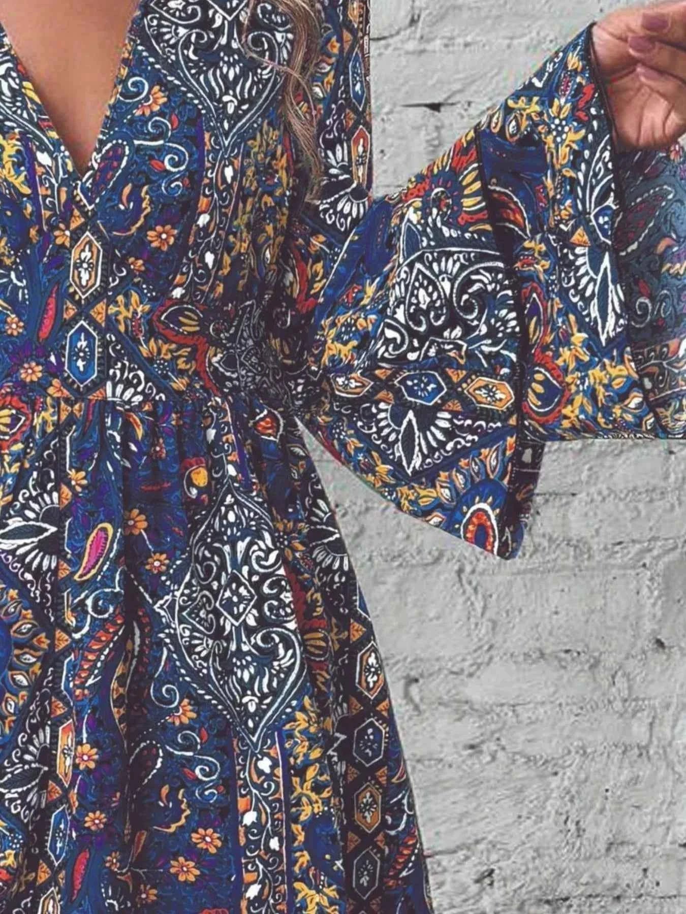 Paisley Print V-Neck Flounce Sleeve Dress 2901e594-e008-4a9c-86d3-d11c7dbff2ca-Max-Origin
