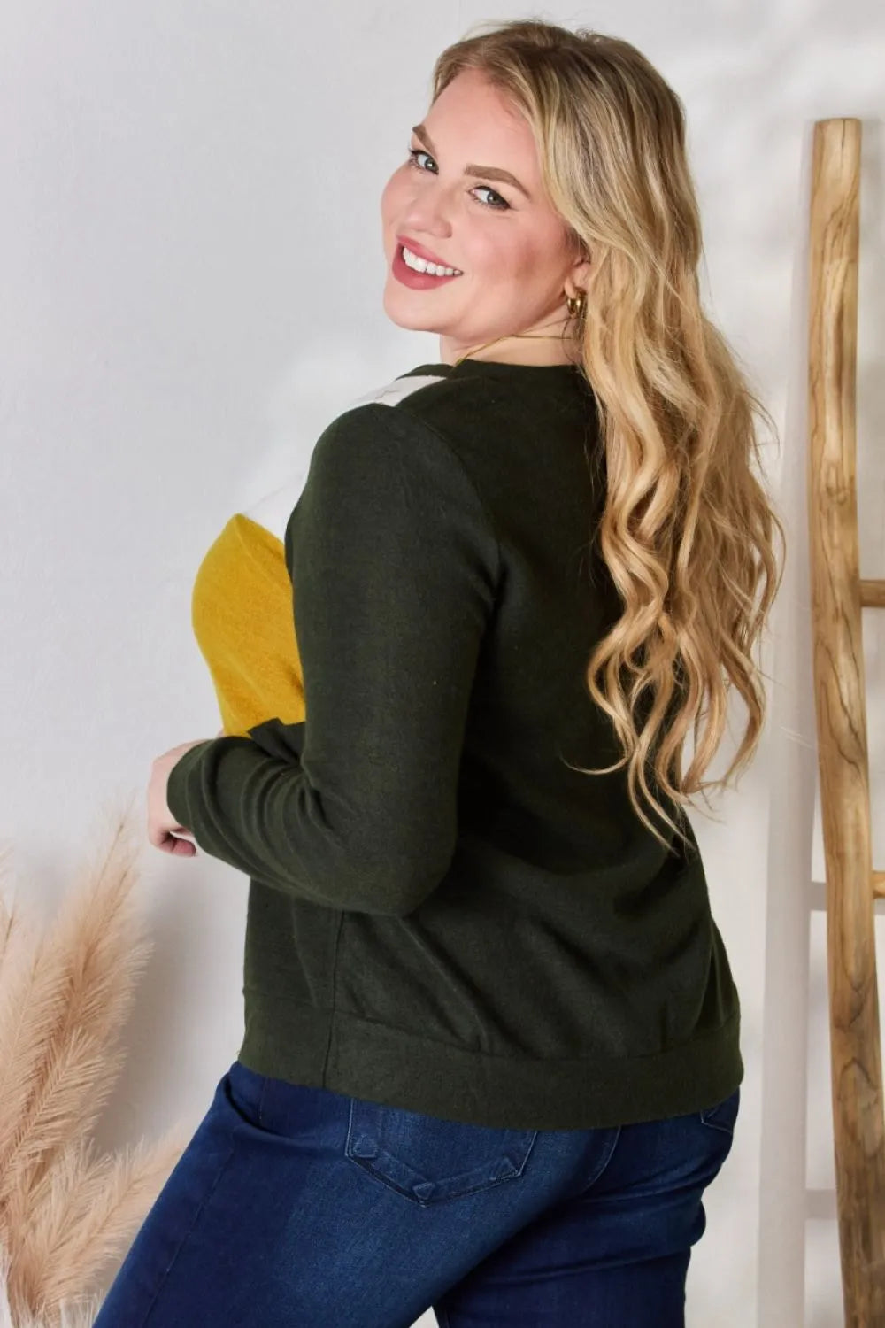 Hailey & Co Full Size Colorblock V-Neck Blouse 2909608c-96cb-4003-8e9a-19db5399197b-Max