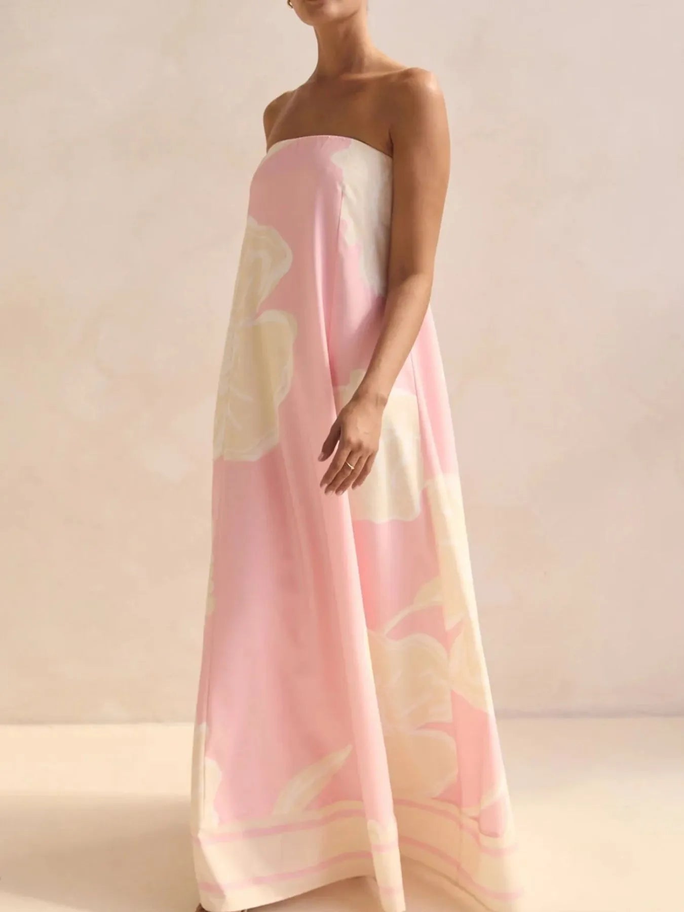 Smocked Printed Tube Maxi Dress 290be9a1-8dcf-4f69-87a3-1c7af22620c4-Max-Origin