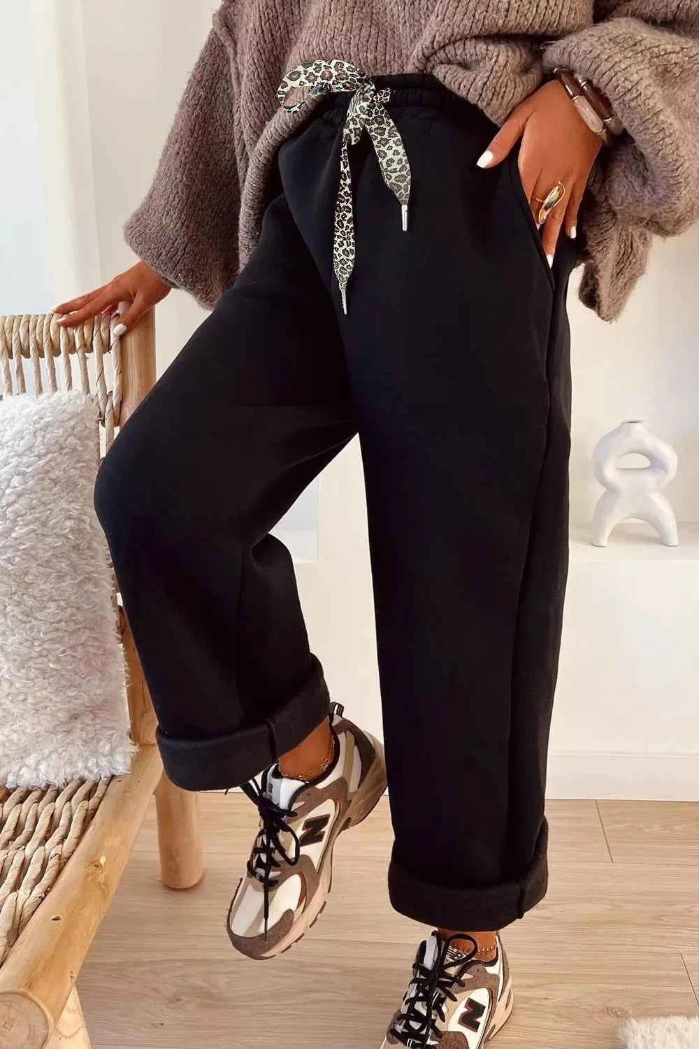 High-Waisted Straight Pants with Drawstring Black 291e1cc3-4ce5-4d49-80b6-17db01ad03e7-Max-Origin