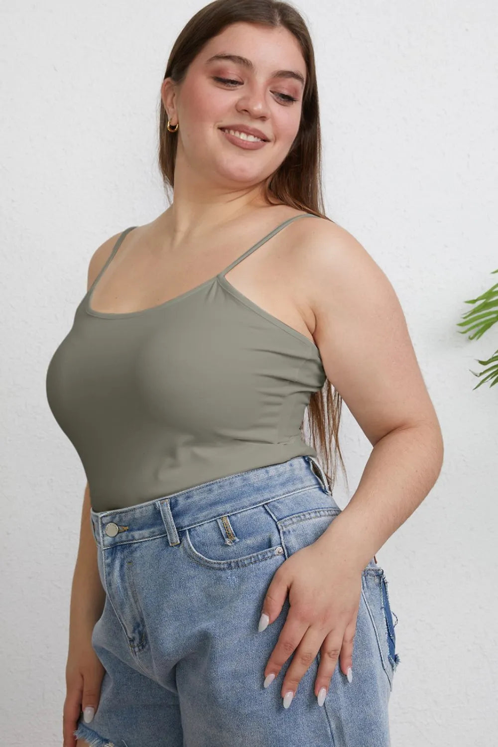 Basic Bae Full Size Round Neck Slim Cami 293c7a1a-f441-4ed8-a85b-f9ea976f006d-Max