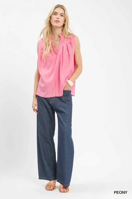 Sleeveless Textured Split Neck Top 298965c9-39d3-4db4-881a-7496cfc1efcd-Max