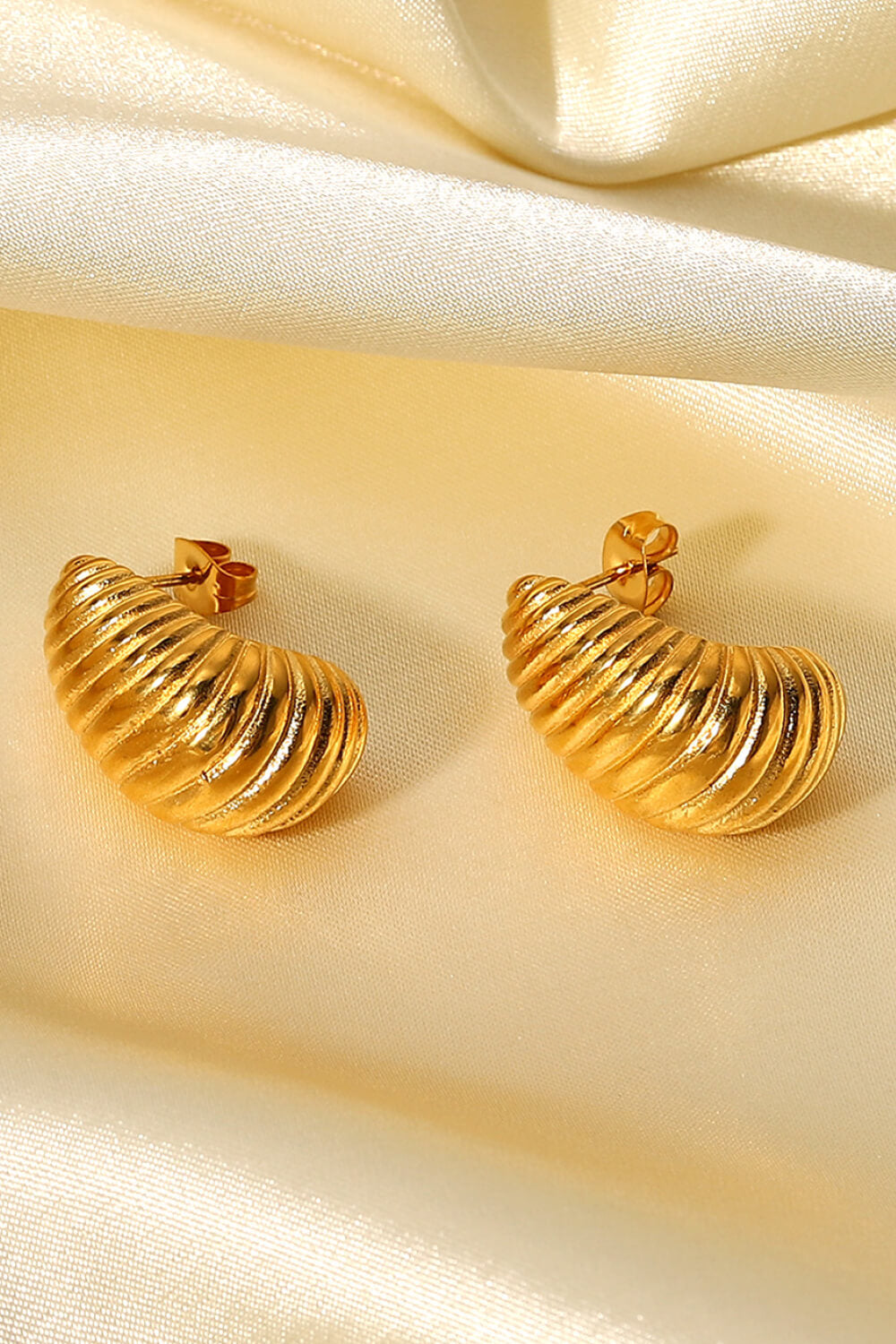 Shell Shore Spiral Stud Earrings 29c3c8accd94487bb7f5508488e8c247-Max