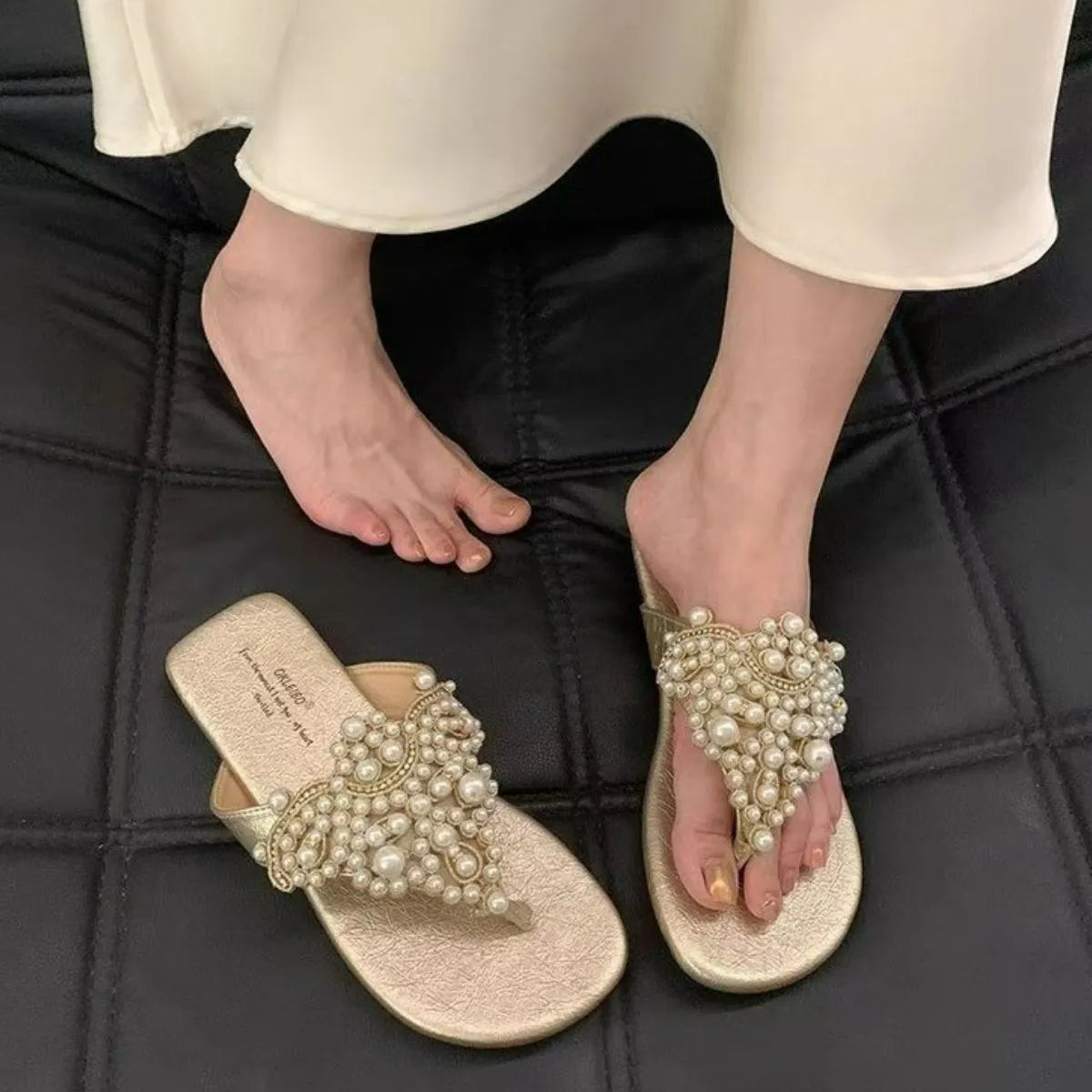 Toe Post Flats Sandals 2a2a2fe8-ddab-4c8a-8d71-6446ae3ad0c6-Max-Origin