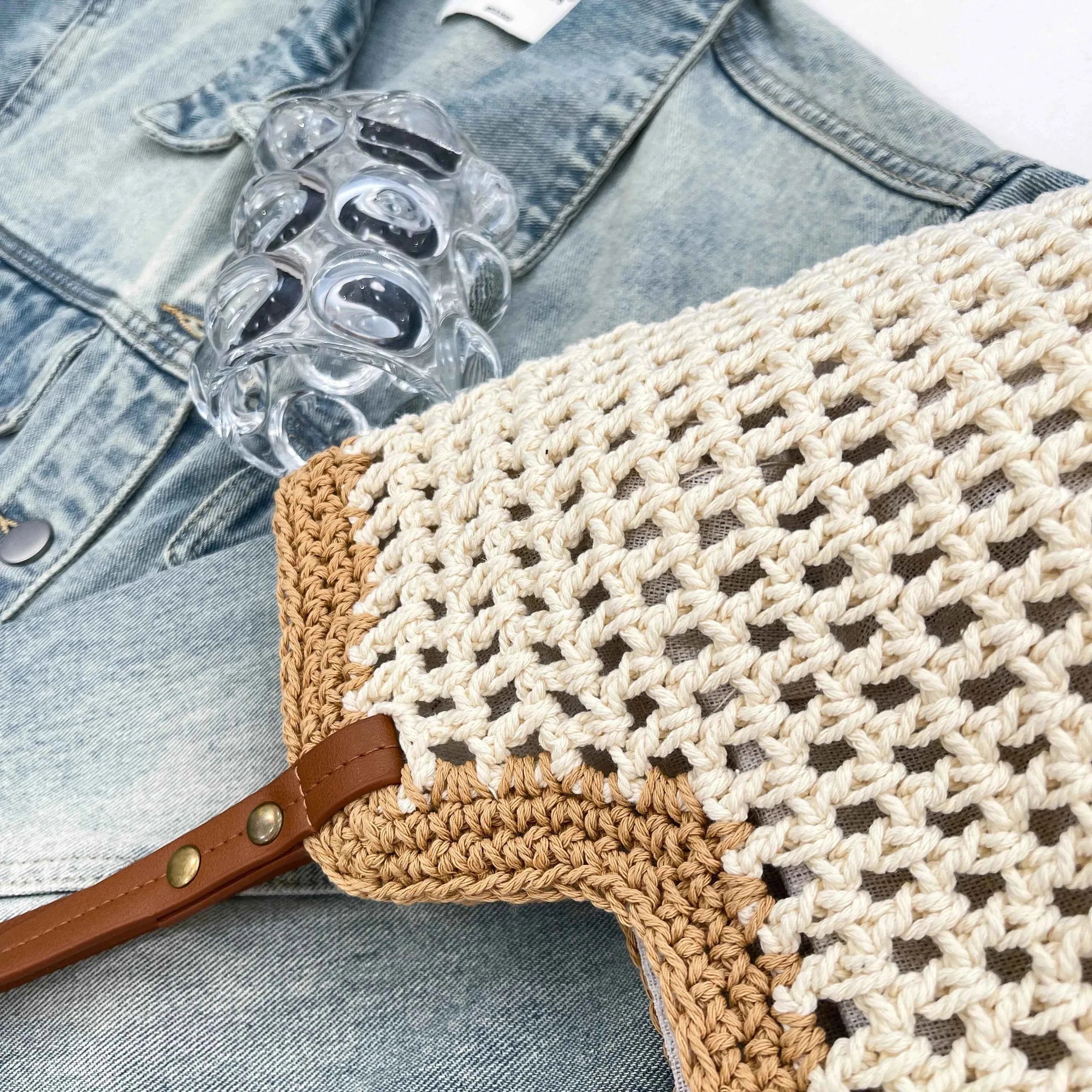 Woven Straw Tote Bag with Bow Detail 2a5486c713aa451983a8dbeb4ac099e8-Max-Origin