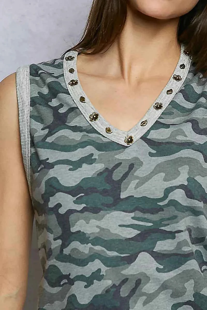 POL Studded Camouflage V-Neck Cropped Tank 2a62390d-3db4-485c-82b9-f789e6bc1b4c-Max-Origin