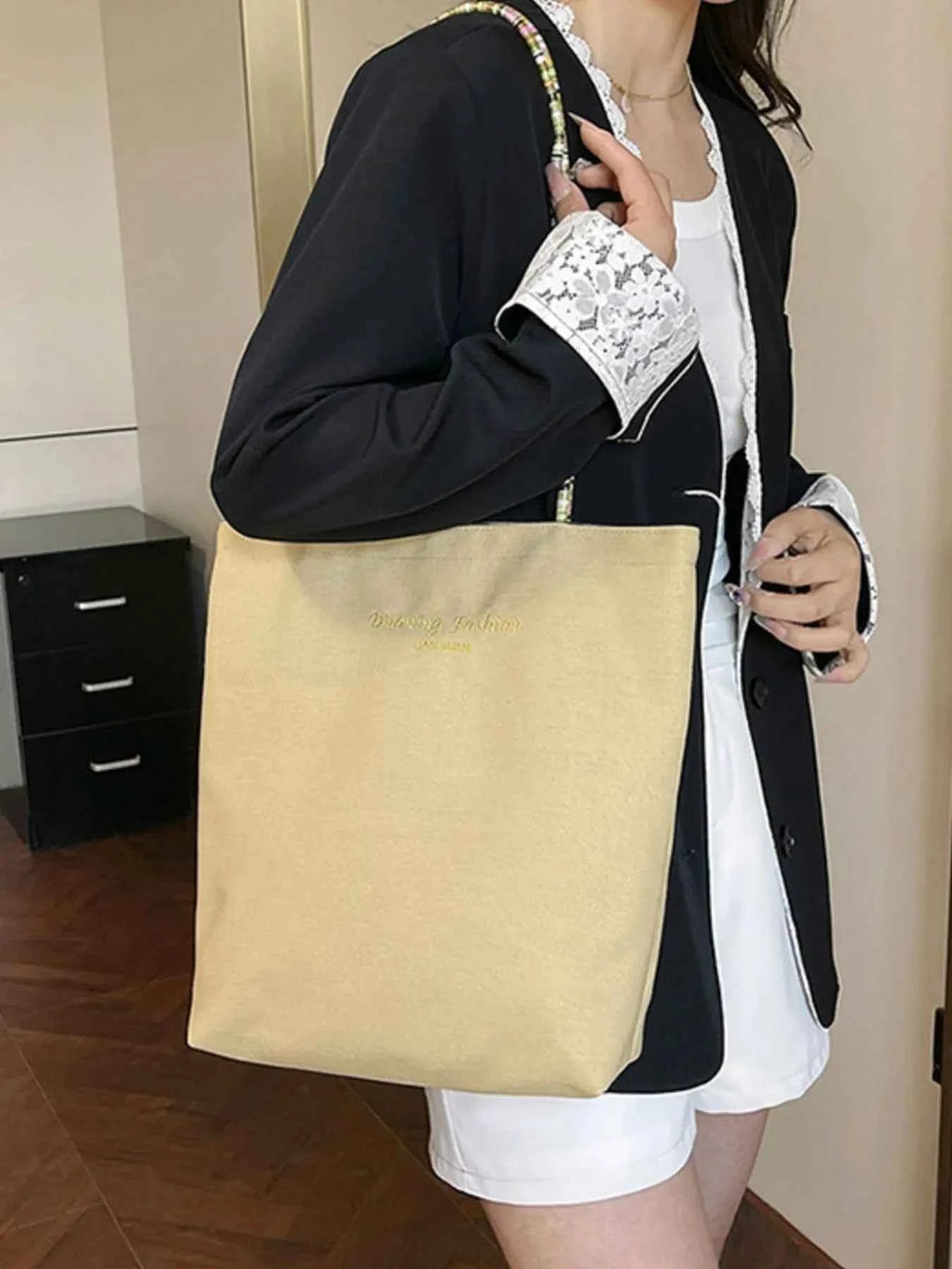 Gingham Pattern Tote Bag 2a6c58c2-e14b-4156-8944-7966459d4cc9-Max-Origin