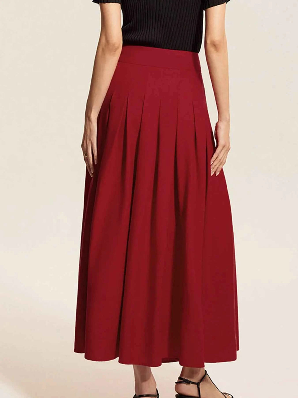 Square Neck Tank and Pleated Slit Skirt Set 2a7872c8-470e-4ba8-8a8c-696d872b4700-Max-Origin