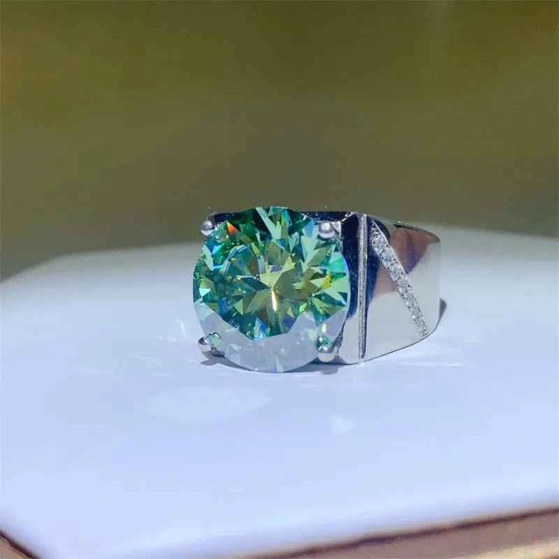 10 Carat Moissanite 925 Sterling Silver Signet Ring 2ad3b802-c9a6-486c-b66e-c47d997195ee-Max