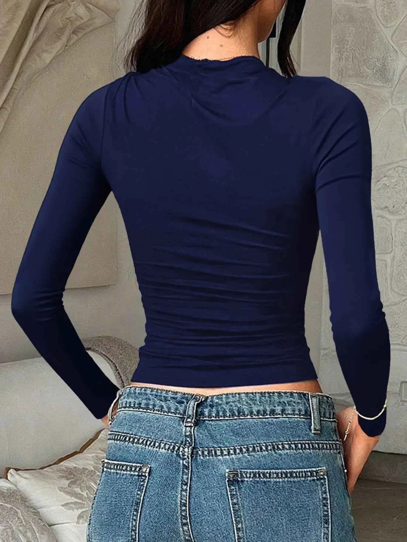 Round Neck Long Sleeve Fitted T-Shirt 2affff962ca14508905a97249dffa692-Max-Origin