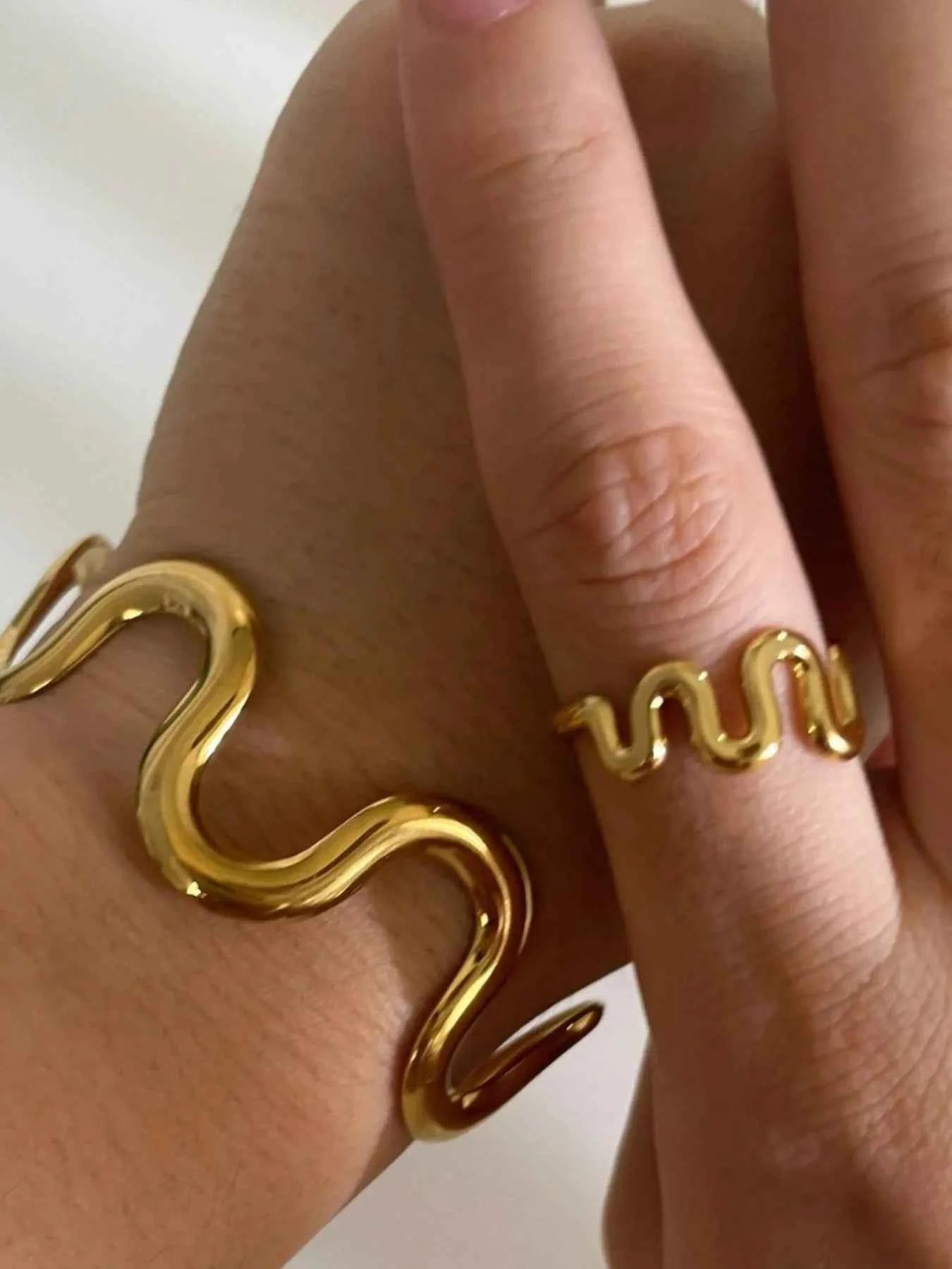 Wave Snake Design Ring and Bracelet Jewelry Set Gold One Size 2b0dc545-0c4b-4ea4-96e7-f88e62a24511-Max-Origin