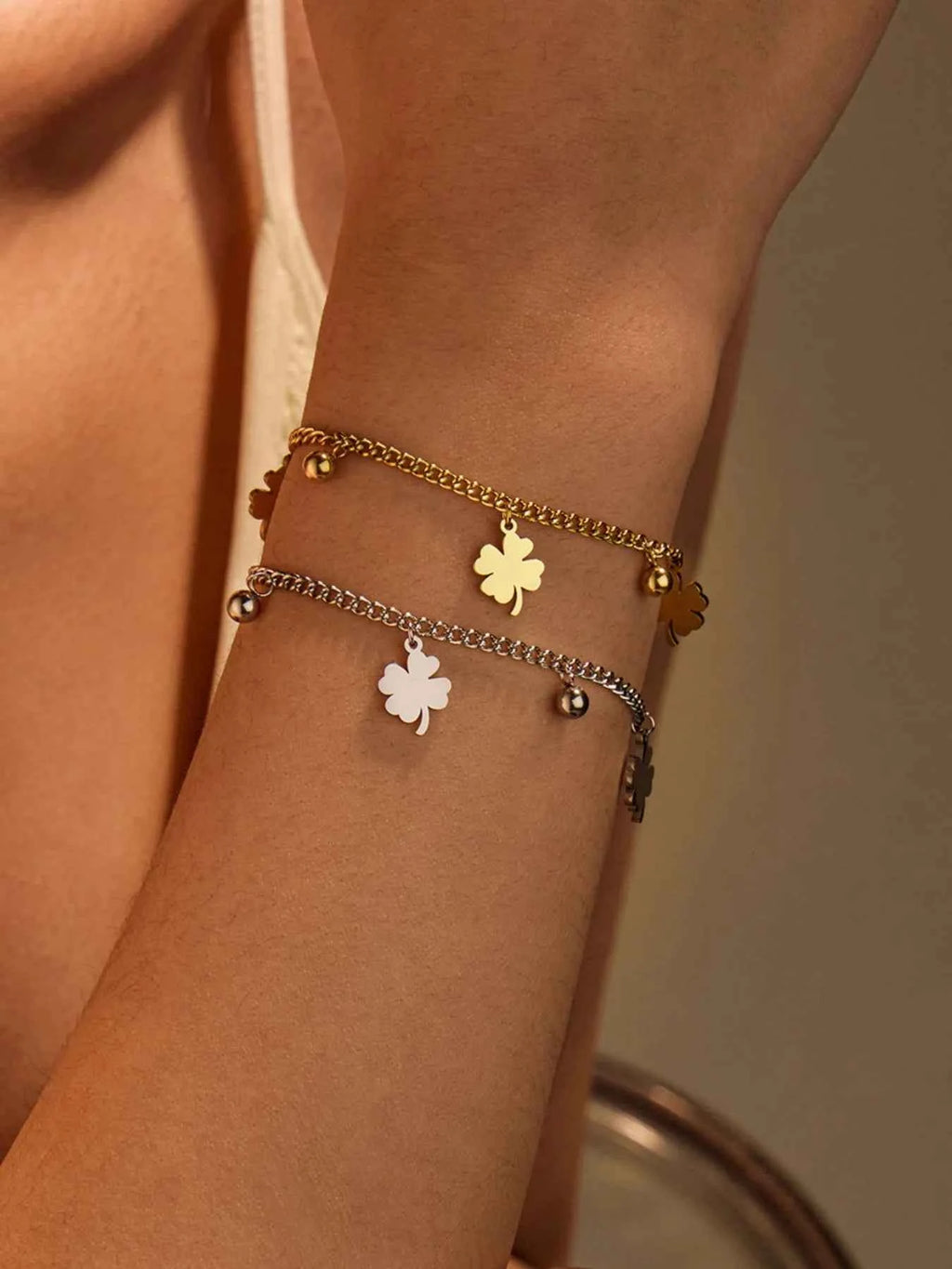 Stainless Steel Four Leaf Clover Bracelet 2b0e85ad-ecc8-4bb1-80cf-490a79538579-Max-Origin
