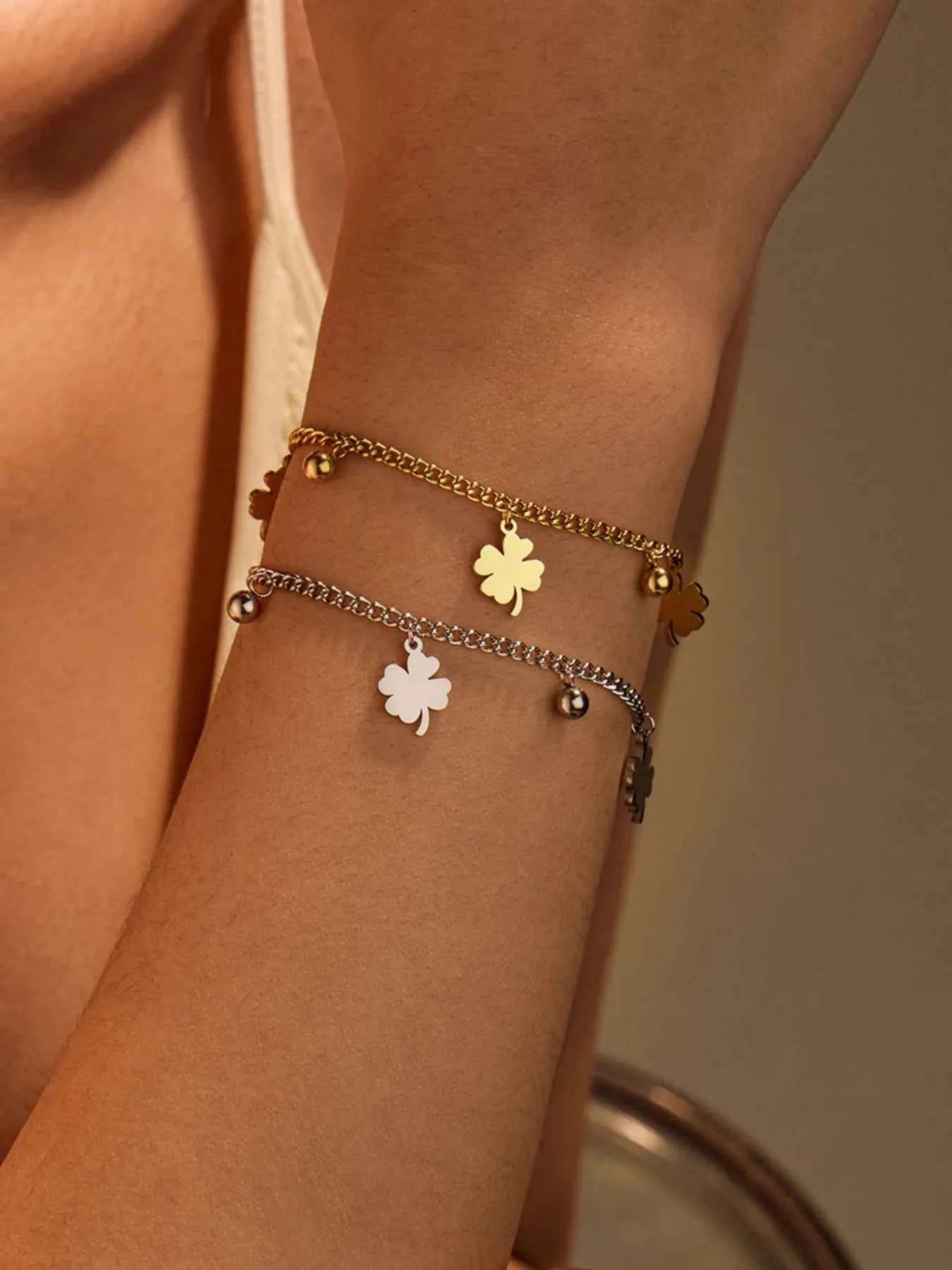 Stainless Steel Four Leaf Clover Bracelet 2b0e85ad-ecc8-4bb1-80cf-490a79538579-Max-Origin