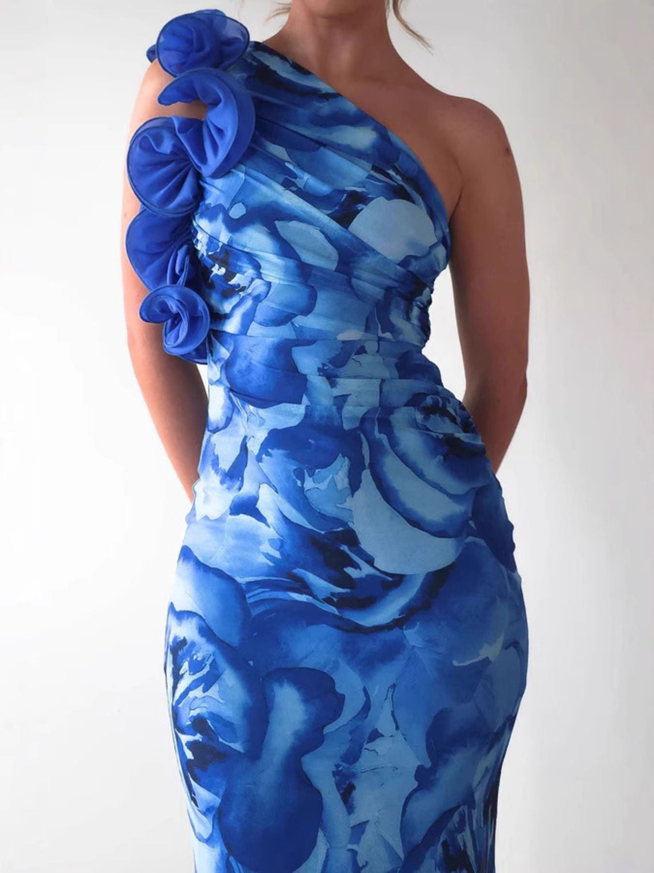 Floral Print One-Shoulder Maxi Dress 2b200999-d14b-40f3-95b1-8bddcb098632-Max