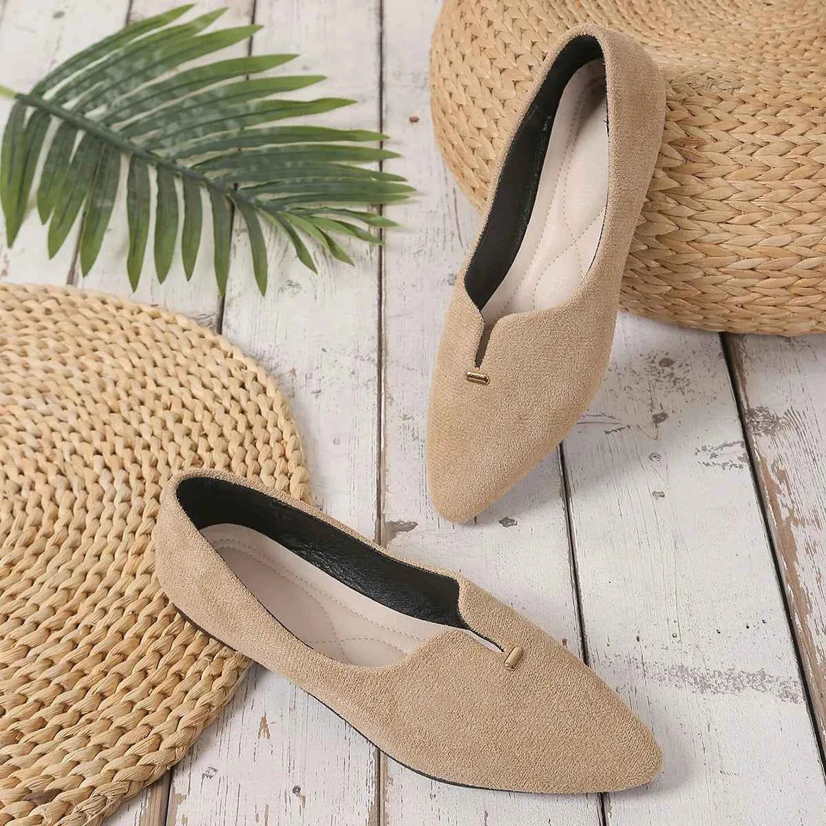 Point Toe Flats Slip-Ons 2b3b8d08cc7d4fbfad2ab19e104be4f4-Max-Origin