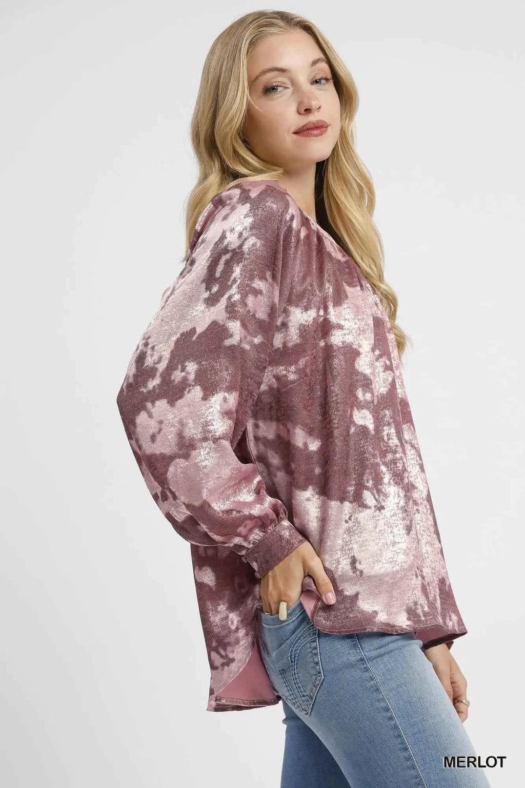 Umgee Metallic Fabric Blouse with Balloon Sleeves 2b6b270c-989a-4c86-b6ae-2574edc73ded-Max-Origin