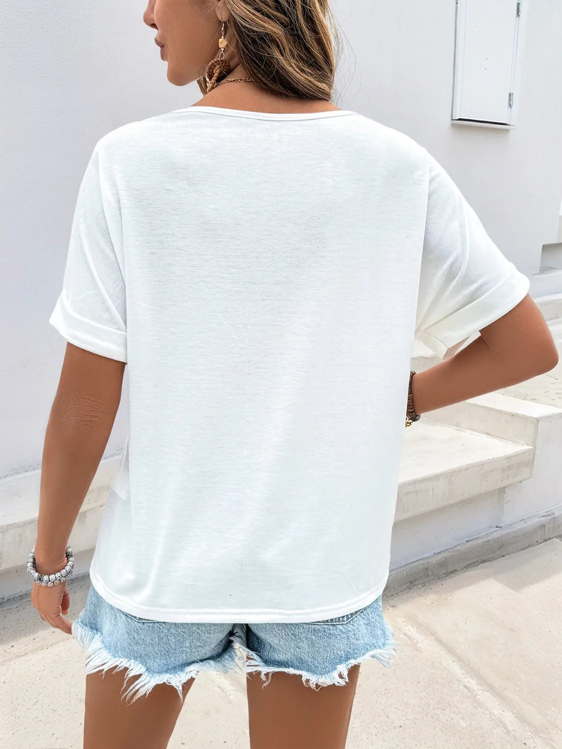 Contrast V-Neck Short Sleeve Top 2bb82e76-9243-4bdb-ba15-6cb823e83810-Max-Origin