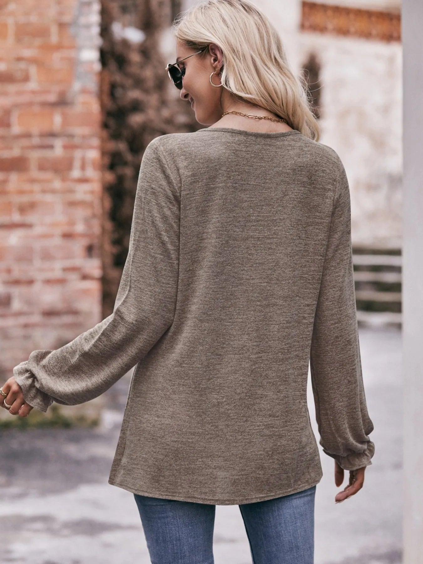 Round Neck Long Sleeve Casual T-Shirt 2c03afa5-d94f-4c6a-b82a-5ed9c12b9580-Max-Origin