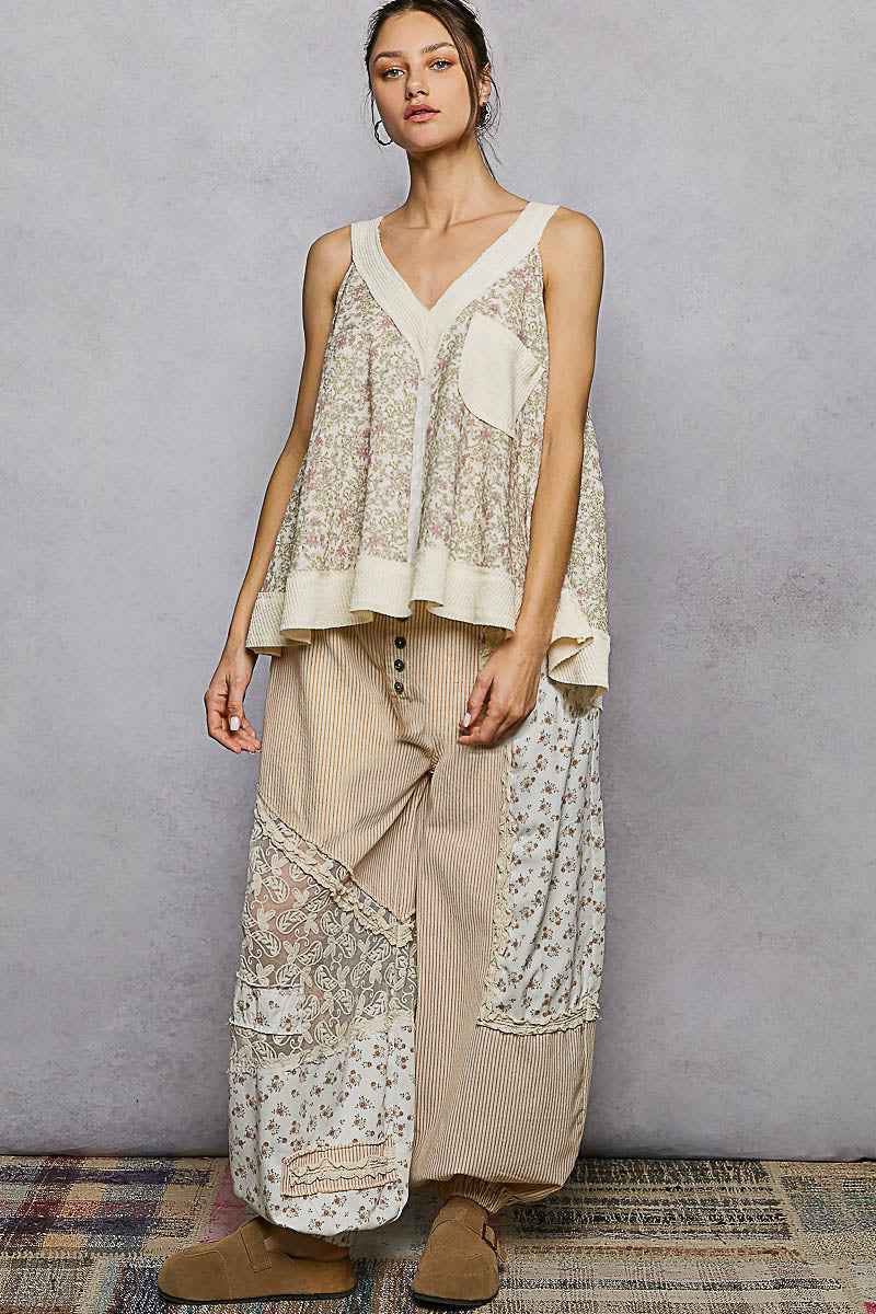 POL Floral V-Neck Tank with Front Pocket 2cf154aa-c98c-480a-9af4-7a0d2095ca3f-Max