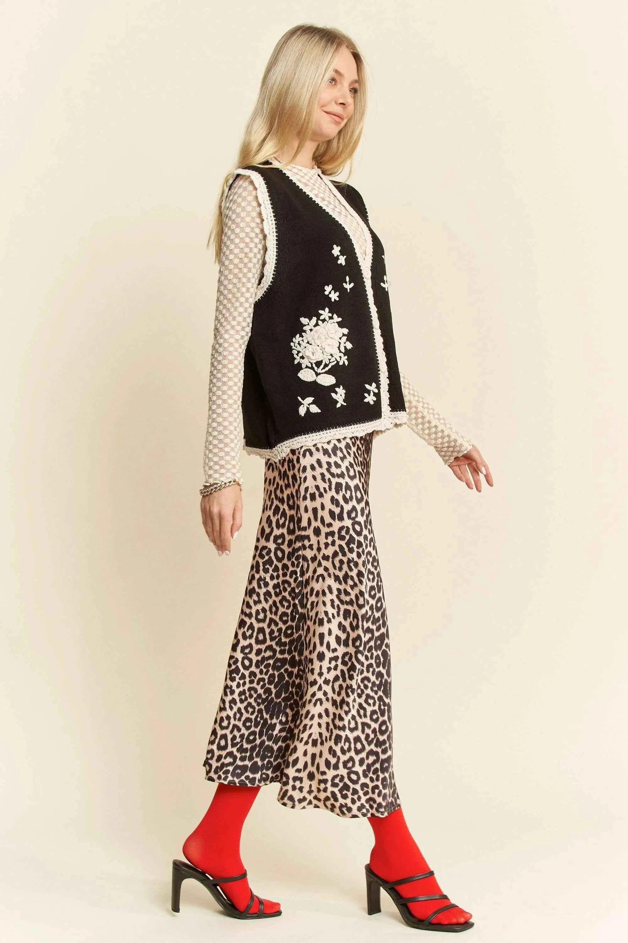 Davi & Dani Floral Embroidered Lace Sweater Knit Vest 2d07fc0c7d9c4e2496d10b55dca747be-Max-Origin