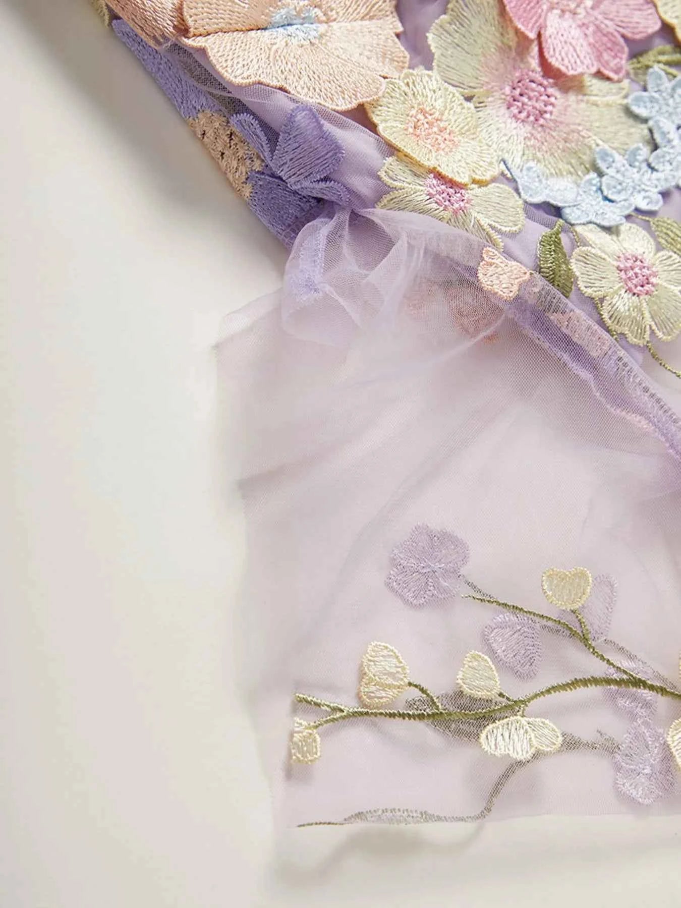Floral Embroidered Mesh Overlay Maxi Dress 2db94fd4-1b4a-4efe-8943-f8d248653ad1-Max-Origin