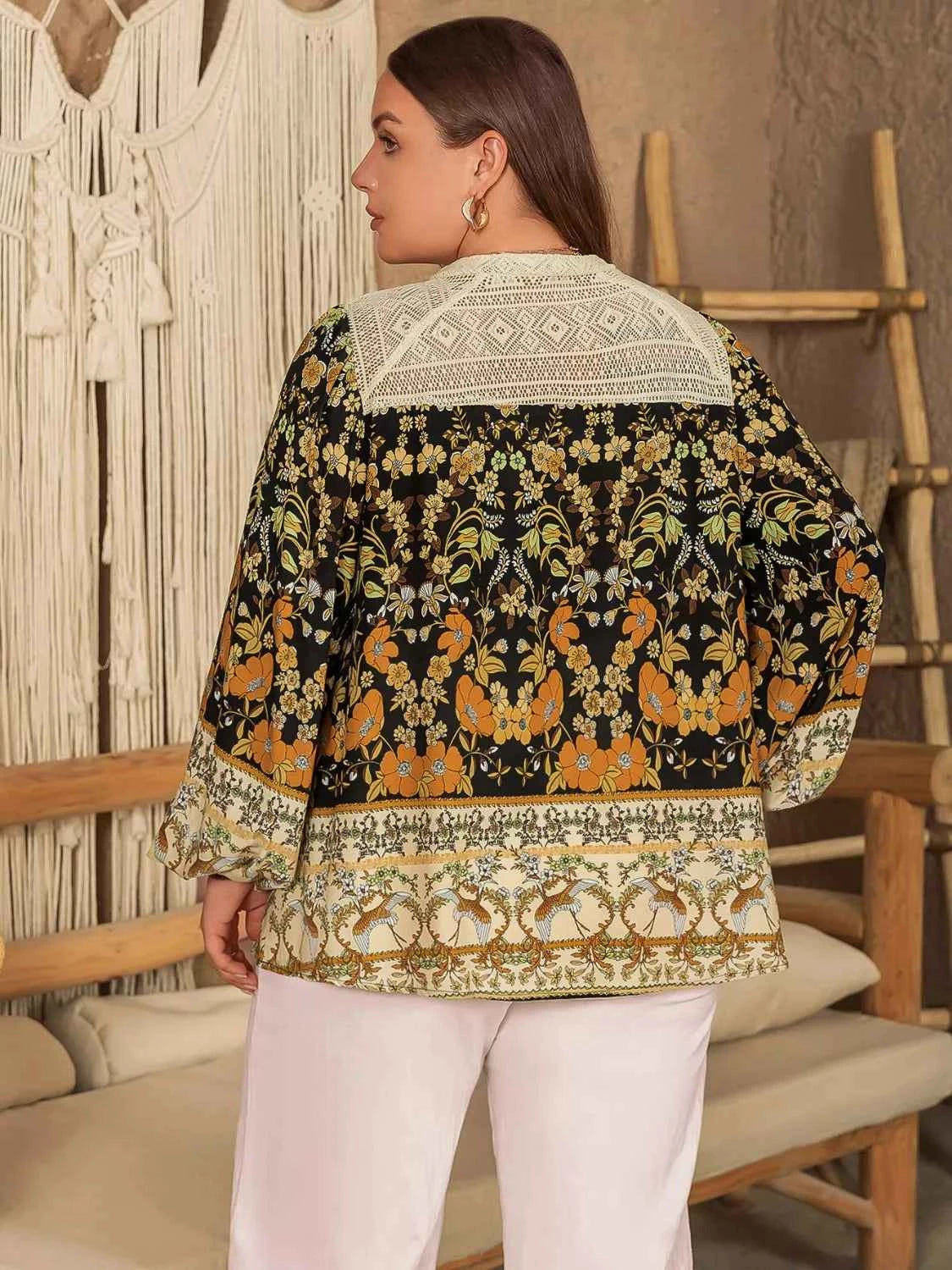 Plus Size Floral Print Notched Blouse 2df0e2f3-6191-4e34-aa3d-c77ad8814f89-Max-Origin