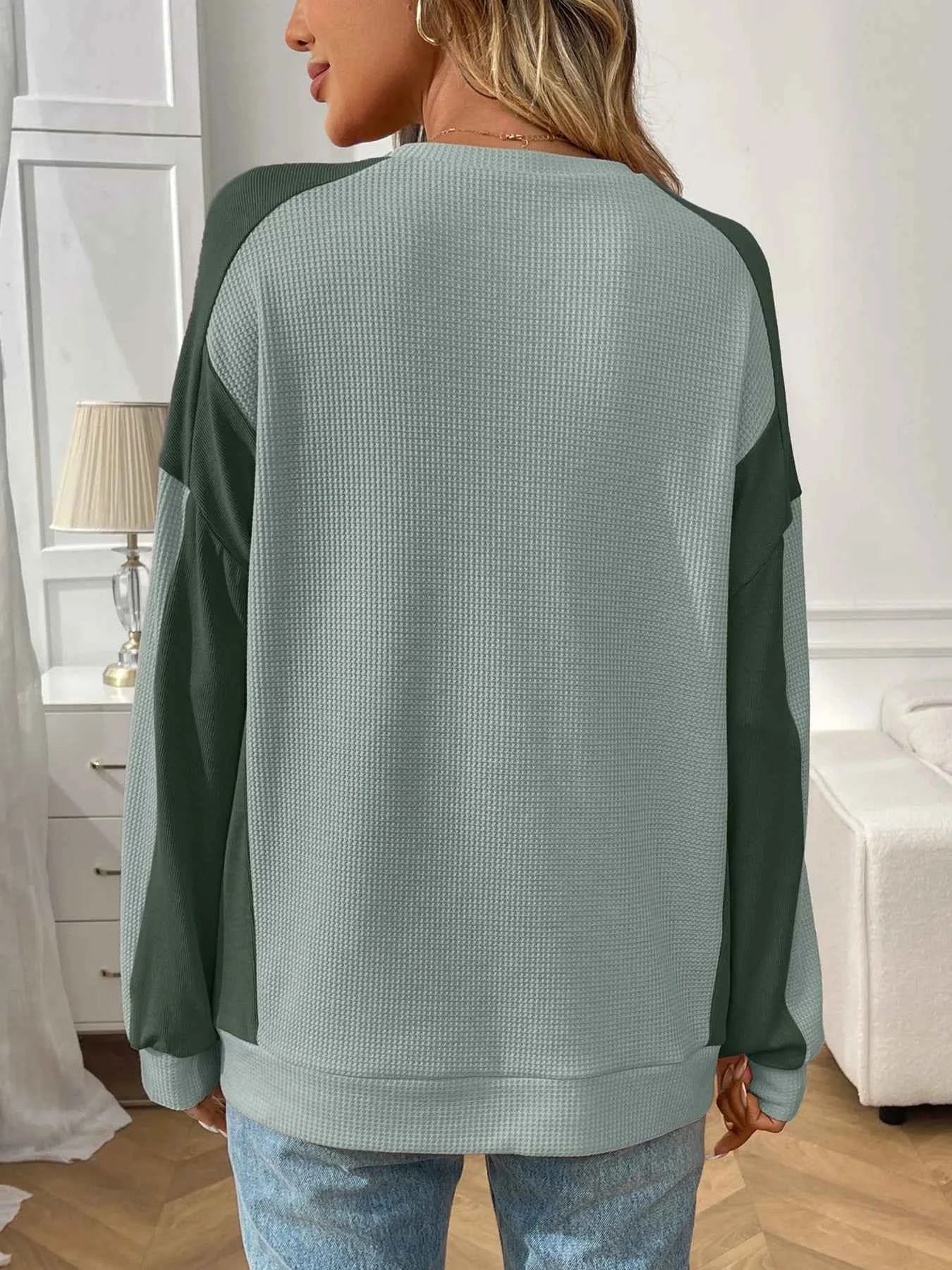 Color Block Long Sleeve Sweatshirt 2e7f34c5111d43748cdf65daeee4a490-Max-Origin