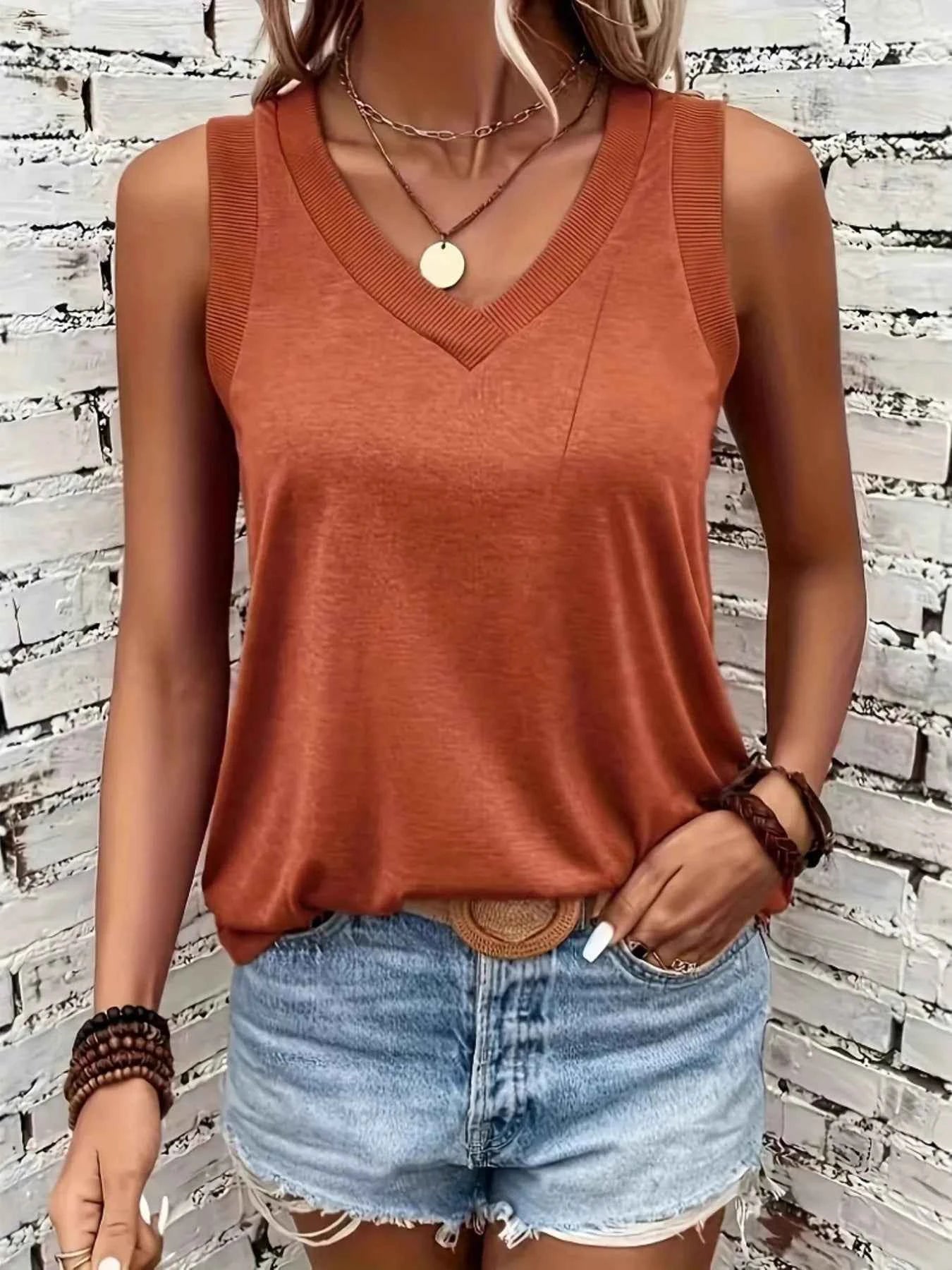 V-Neck Tank Orange 2ec971ef0adc4ee4ab8f04b721a644f5-Max-Origin
