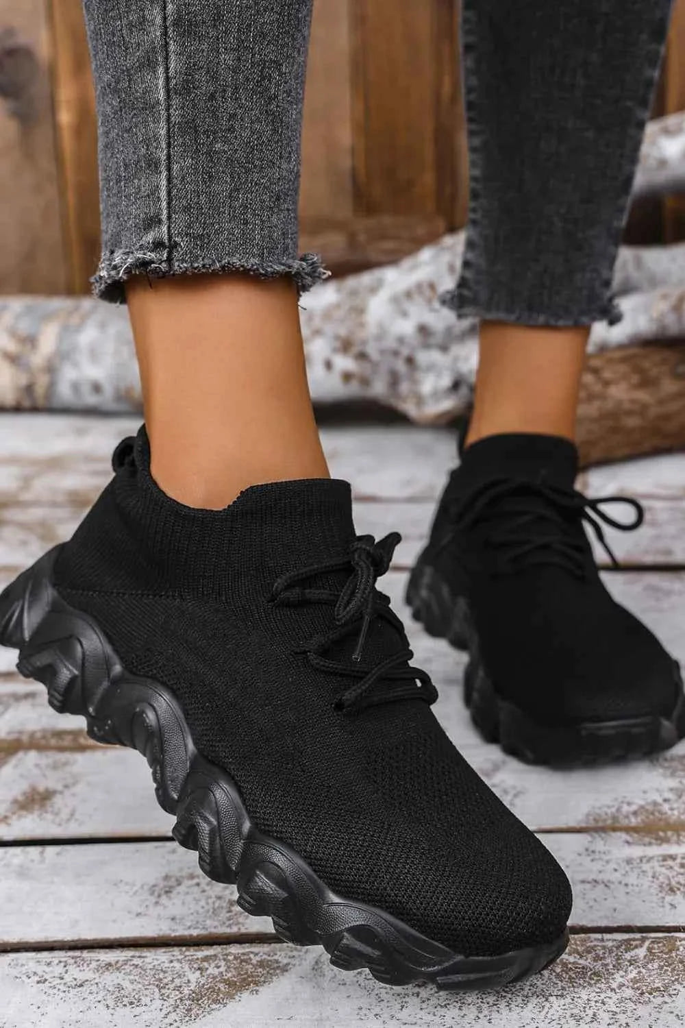 Mesh Lace-Up Round Toe Athletic 2f657340-bd5c-4481-a450-bfdd3e8695e3-Max