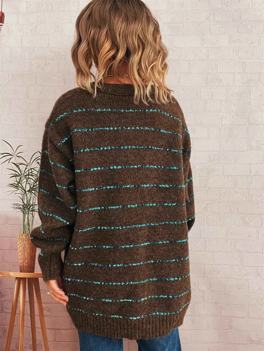 Striped Button-Up Cardigan with V-Neck Design 2f8758e2a2584be991e579daea923fb2-Max-Origin