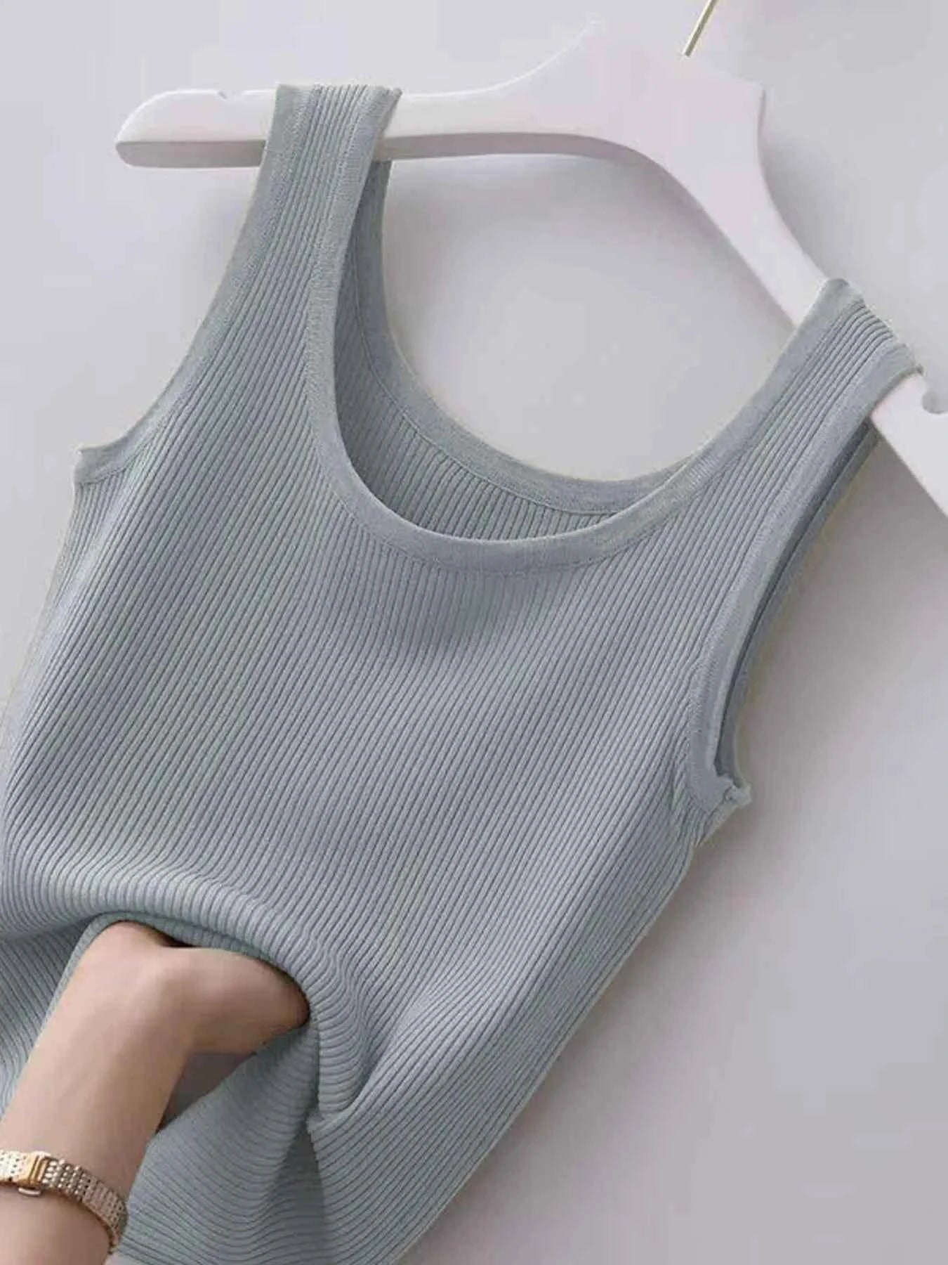 Plus Size Ribbed Knit Scoop Neck Tank Top Light Gray 2fe0de9a83c24555b397df0e649f60ad-Max-Origin