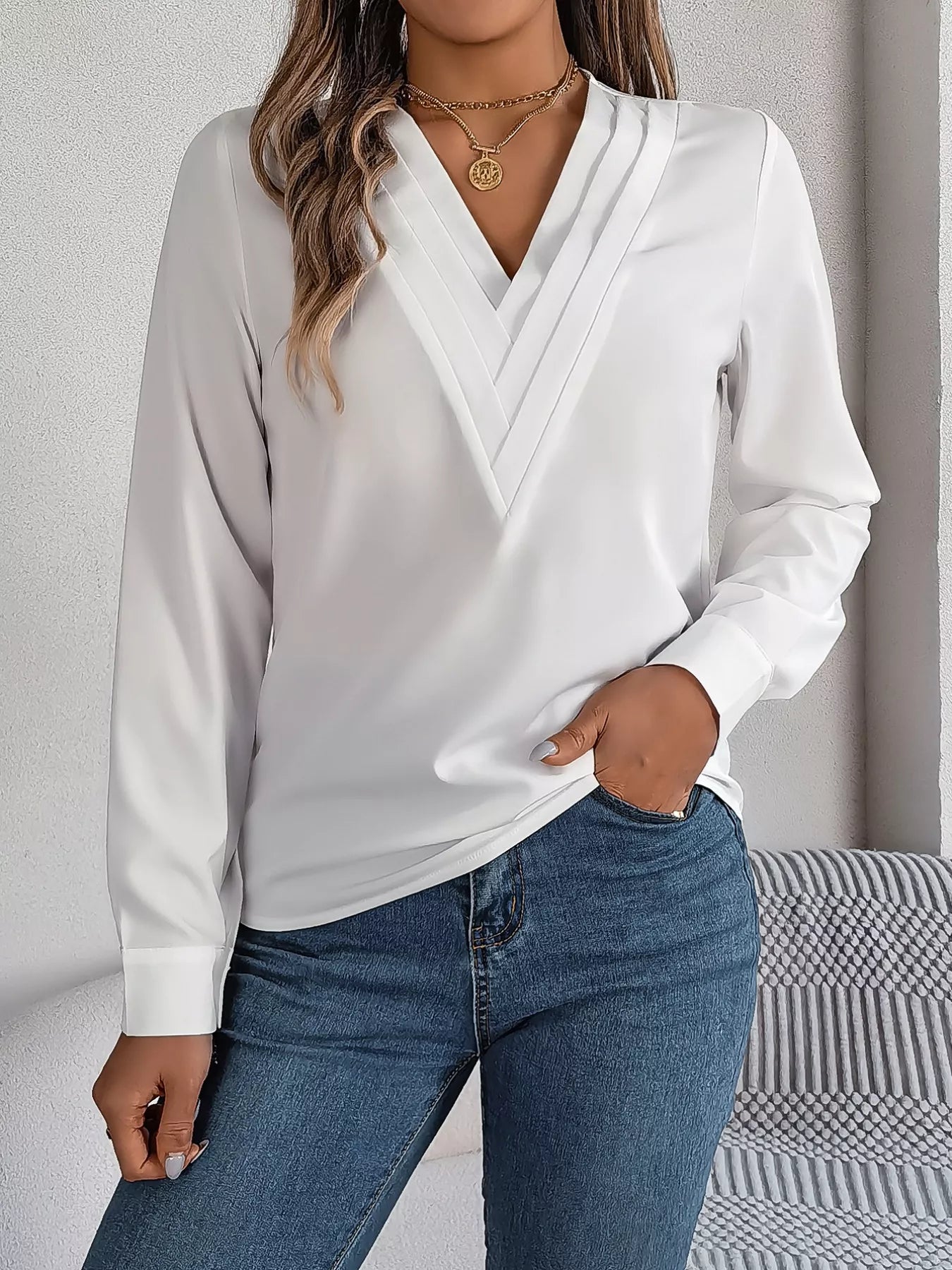 Layered V-Neck Long Sleeve Blouse 302d1bad-0d05-40ef-9806-0b5c871b50b2-Max-Origin