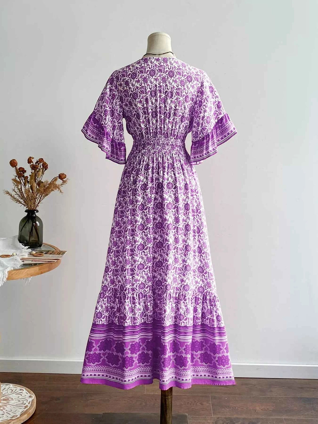 Floral Print Deep V-Neck Dress 31454444-2ef1-4ff8-8a88-74a5773d603c-Max-Origin