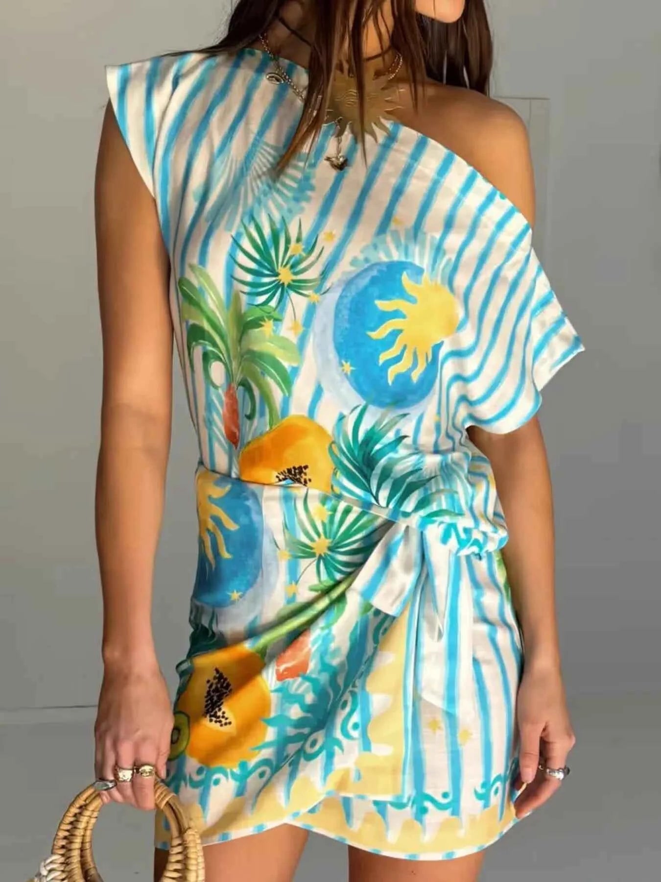 Printed Striped Single Shoulder Top and Skirt Set 319313bb3b684b73b1abae114dd40d05-Max-Origin
