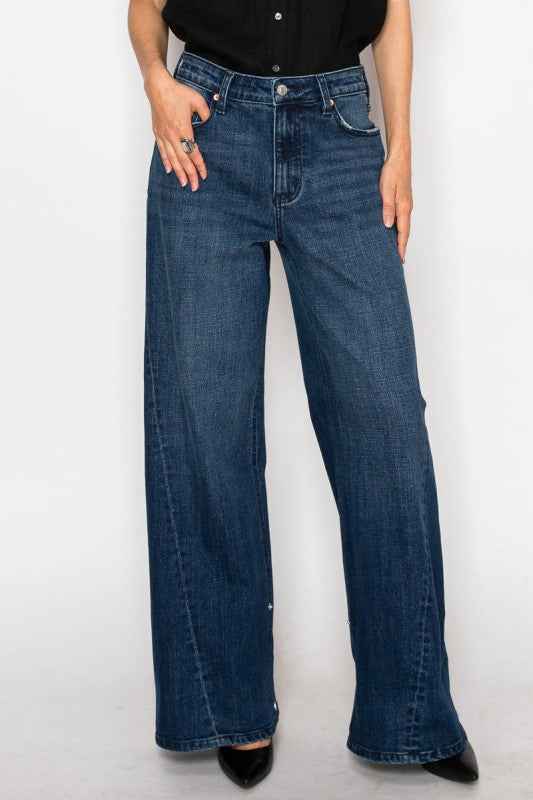 AT2108WDD - High Rise A-Wide Jeans 31ab5edc-5c24-4506-89cc-8b0ea953327e