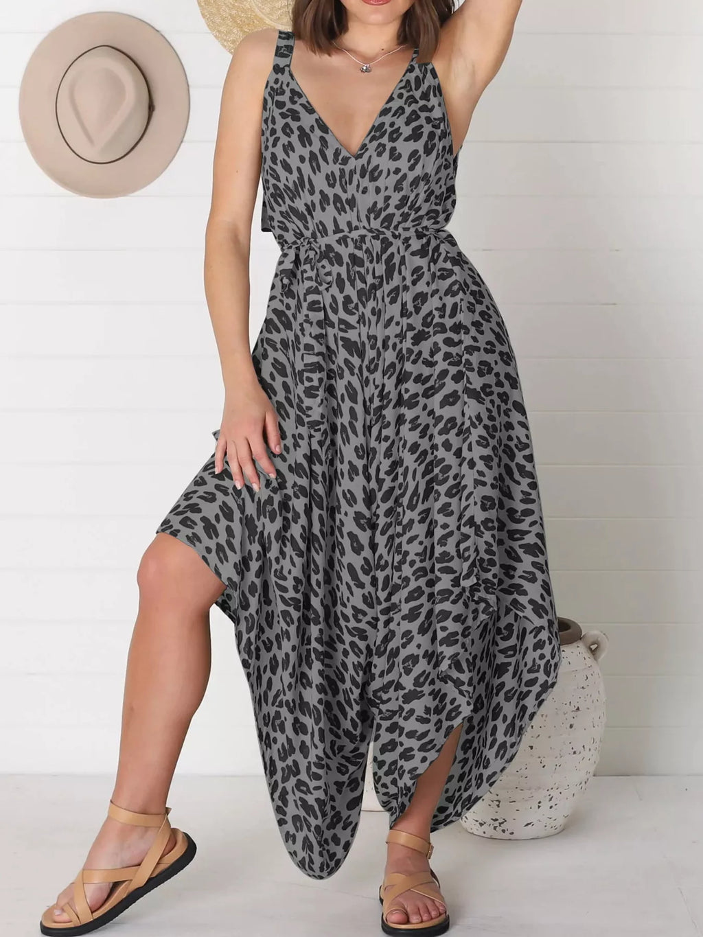 Full Size Leopard Print V-Neck Wide Leg Jumpsuit Plus Size 31cb73f845274866a8e95605fb65b44f-Max-Origin