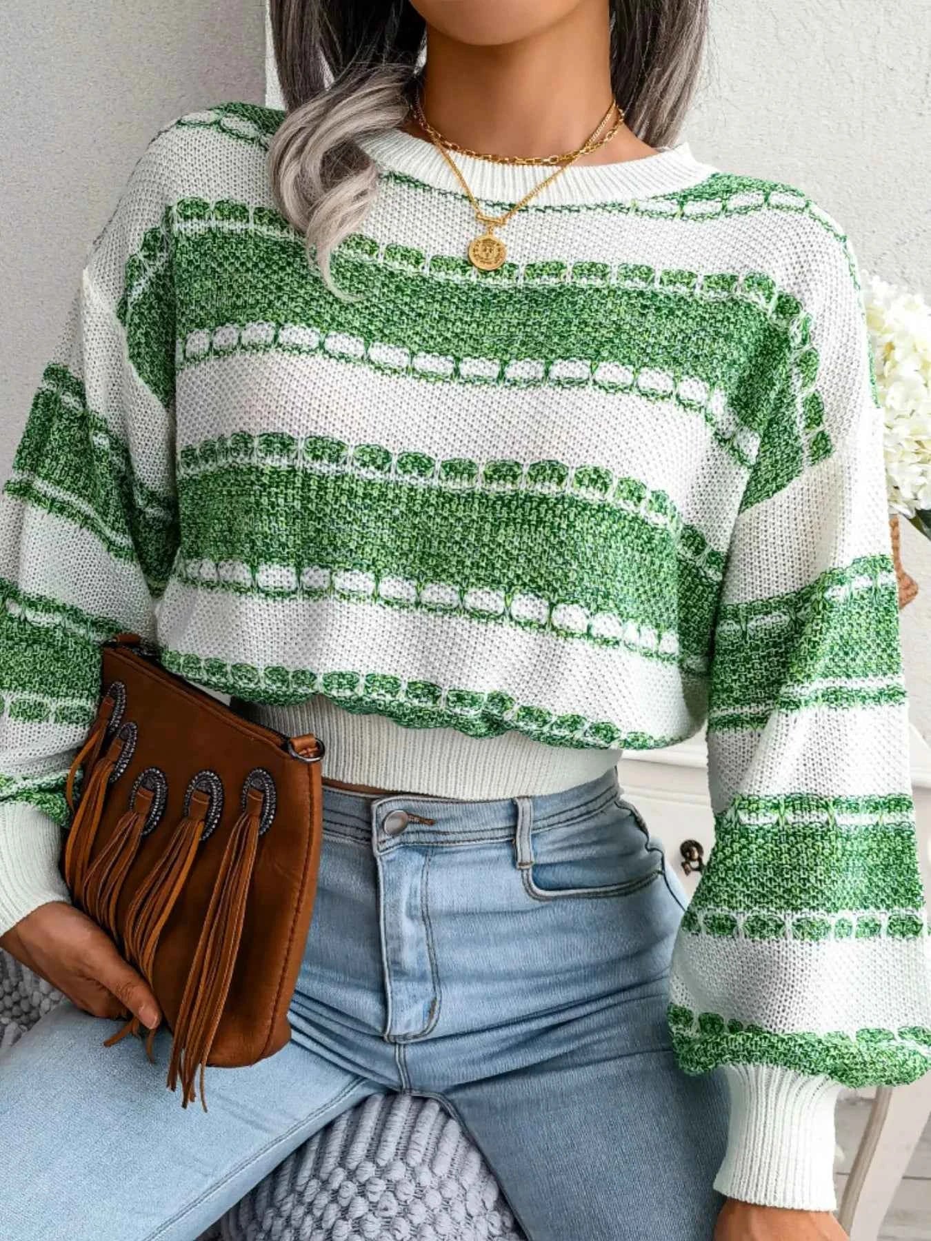 Color Block Round Neck Cropped Sweater 31f66fad-d9bd-4525-b0c0-5e638481b019-Max-Origin