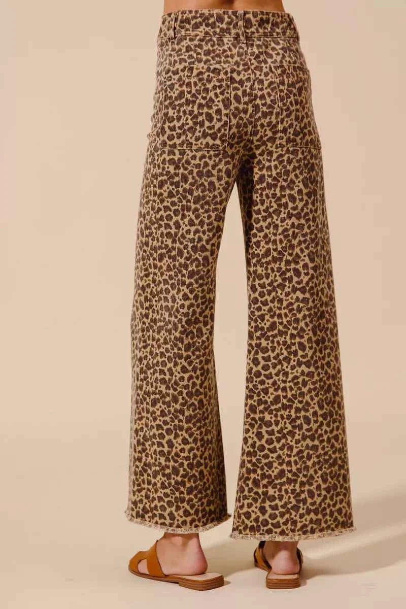 SO ME Mid Rise Leopard Twill Frayed Hem Wide Leg Pants 328201c6-d5d6-4fce-91ff-7d7d0b22e3db-Max-Origin