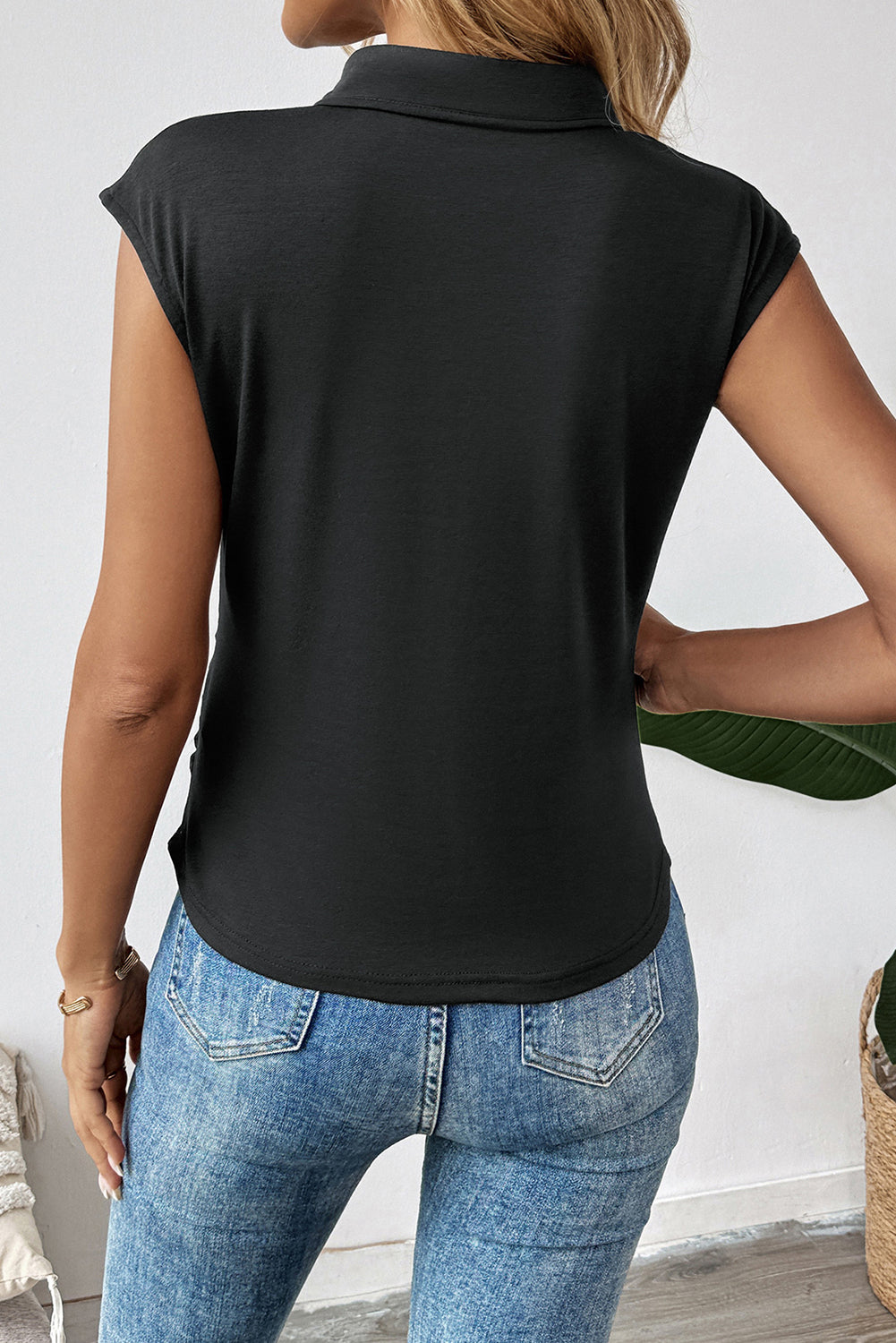 Black Floral Applique Keyhole Neck Sleeveless Top 32d788b3dff15ad0