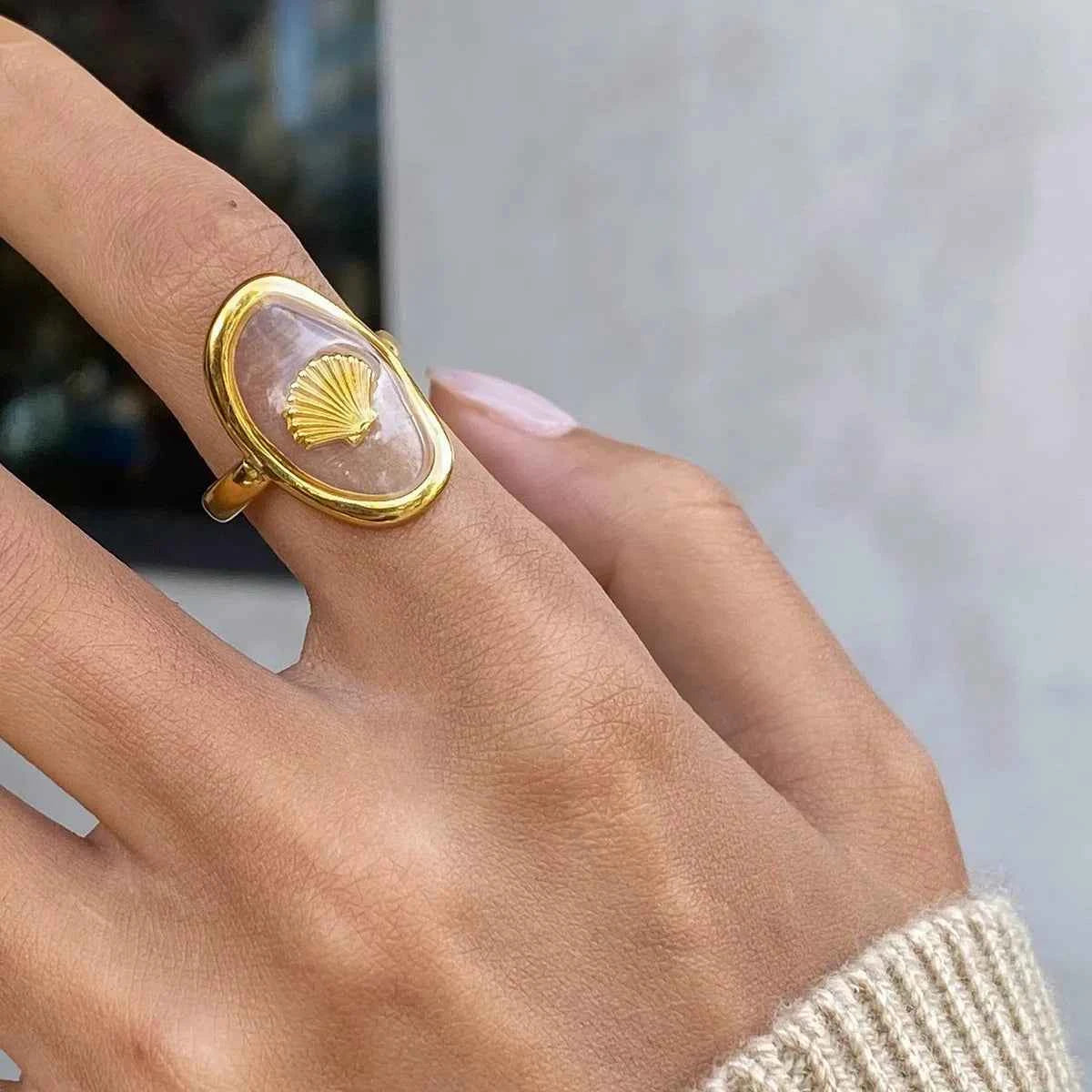 18K Gold-Plated Shell Pattern Mother of Pearl Ring Gold One Size 3308cb66-a766-4305-a684-92c428e8f856-Max-Origin