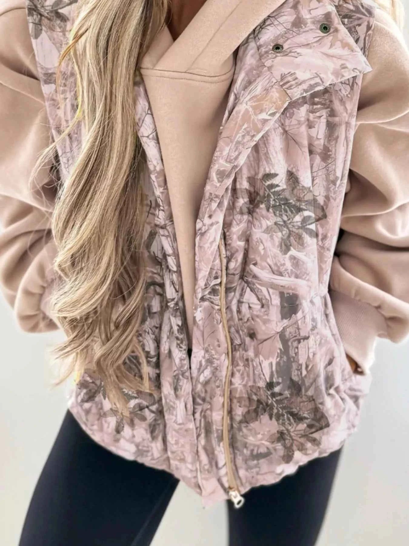 Lightweight Leaf Print Vest Coat 330b23a4-e658-4b1f-b443-be39a27694ac-Max-Origin