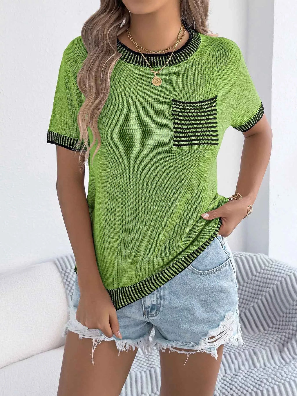 Striped Trim Knit Round Neck Sweater 331aa61d-3e03-4dbb-a4f7-5e0fca989894-Max-Origin