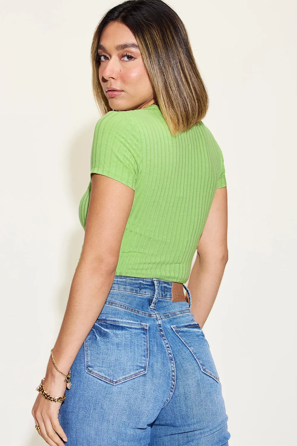 Basic Bae Full Size Ribbed Round Neck Short Sleeve T-Shirt 331dd211-2b96-437c-b72b-8b63203ebb05-Max