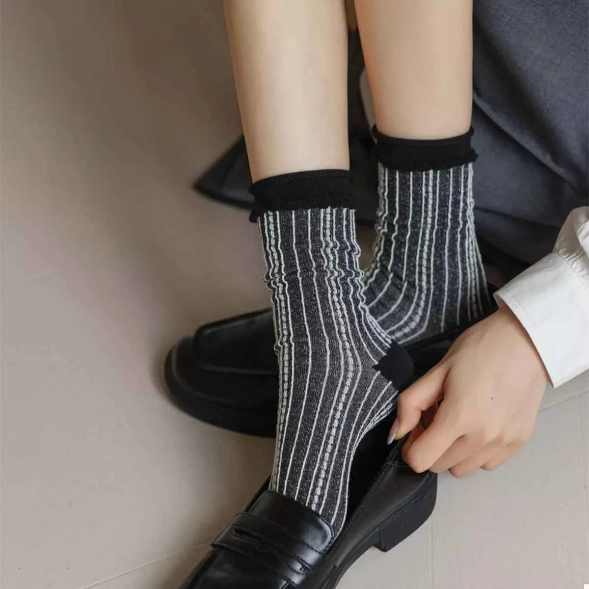 Two-Tone Cotton Knit Crew Socks 3358e62d-62e2-4fdb-a660-7efe8b970e65-Max-Origin