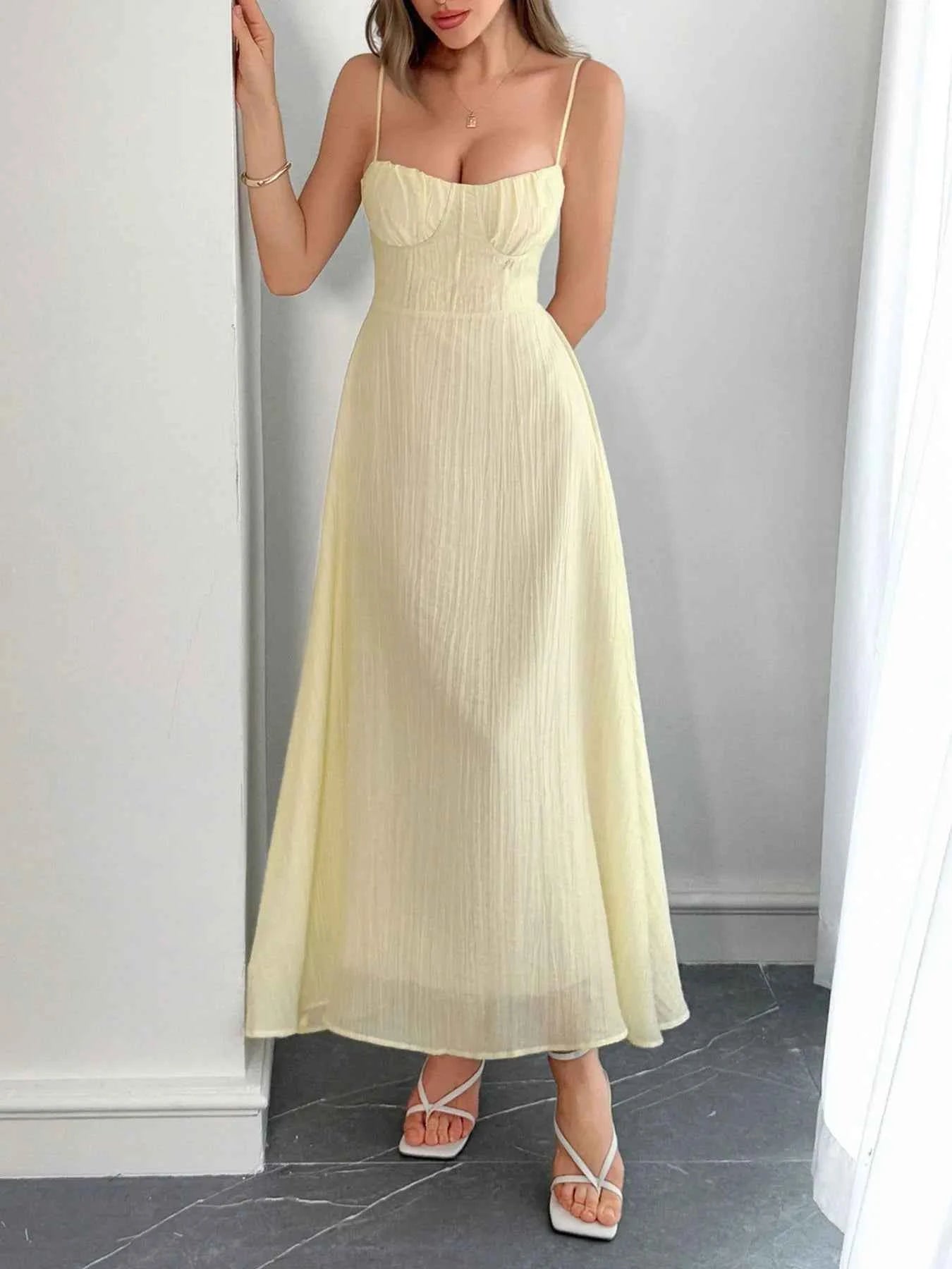 Sweetheart Neck Cami Dress 33a0aecb-bc72-47e8-8ce5-964c17d4a407-Max-Origin