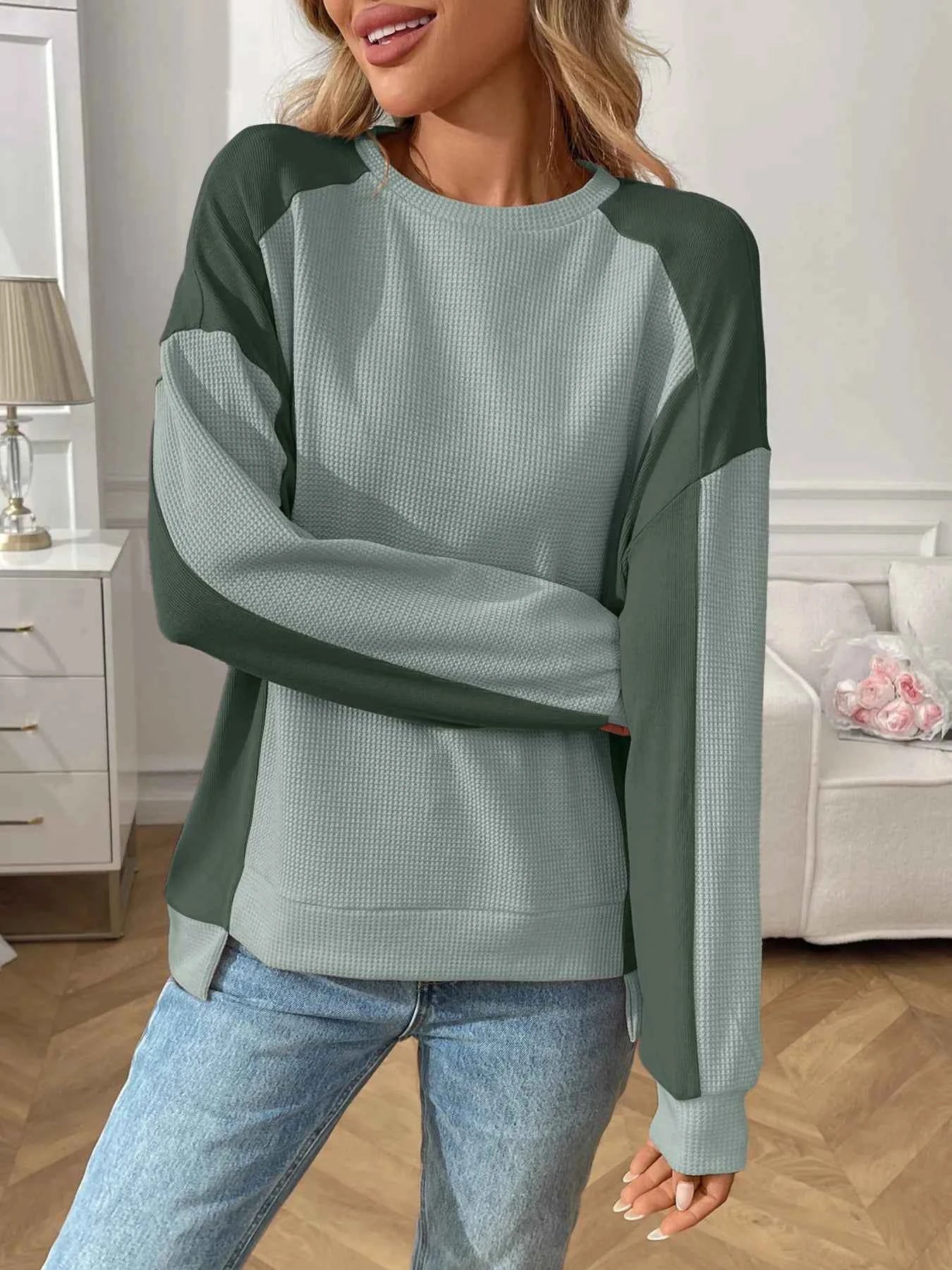 Color Block Long Sleeve Sweatshirt 33c6ea41c303471a99bb34b0bee7b960-Max-Origin