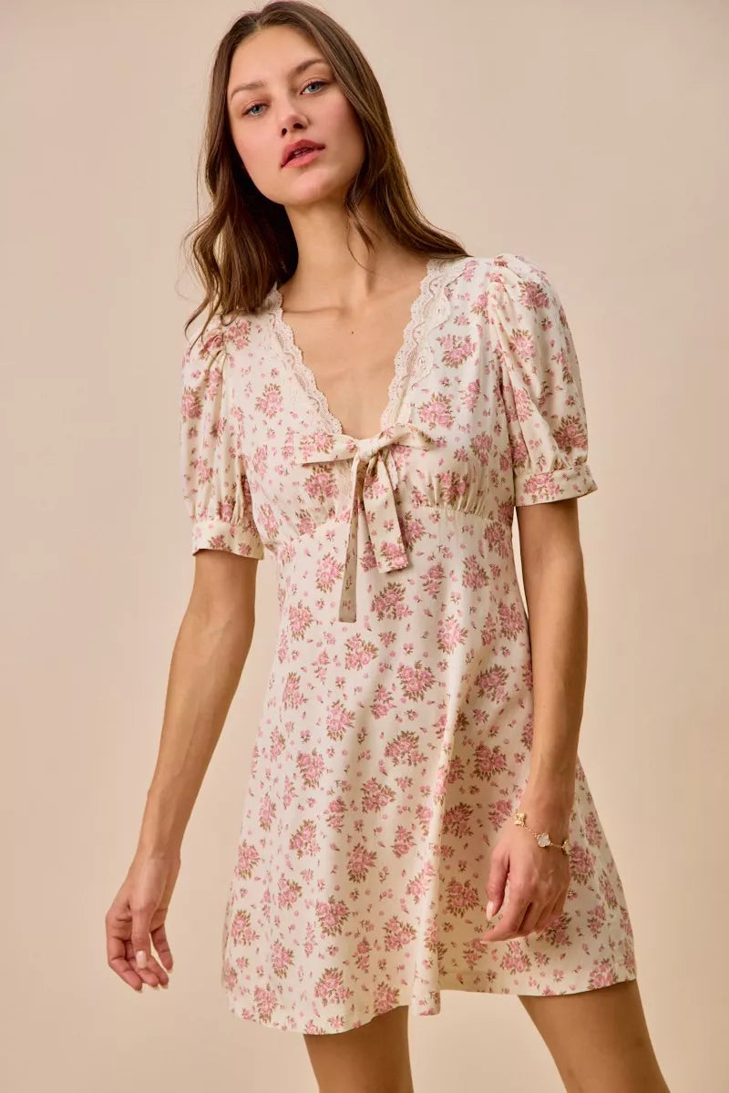 SO ME Floral Lace Trimed Short Sleeves Mini Dress 3435656e60e4463bbcb249d572767fc8-Max-Origin