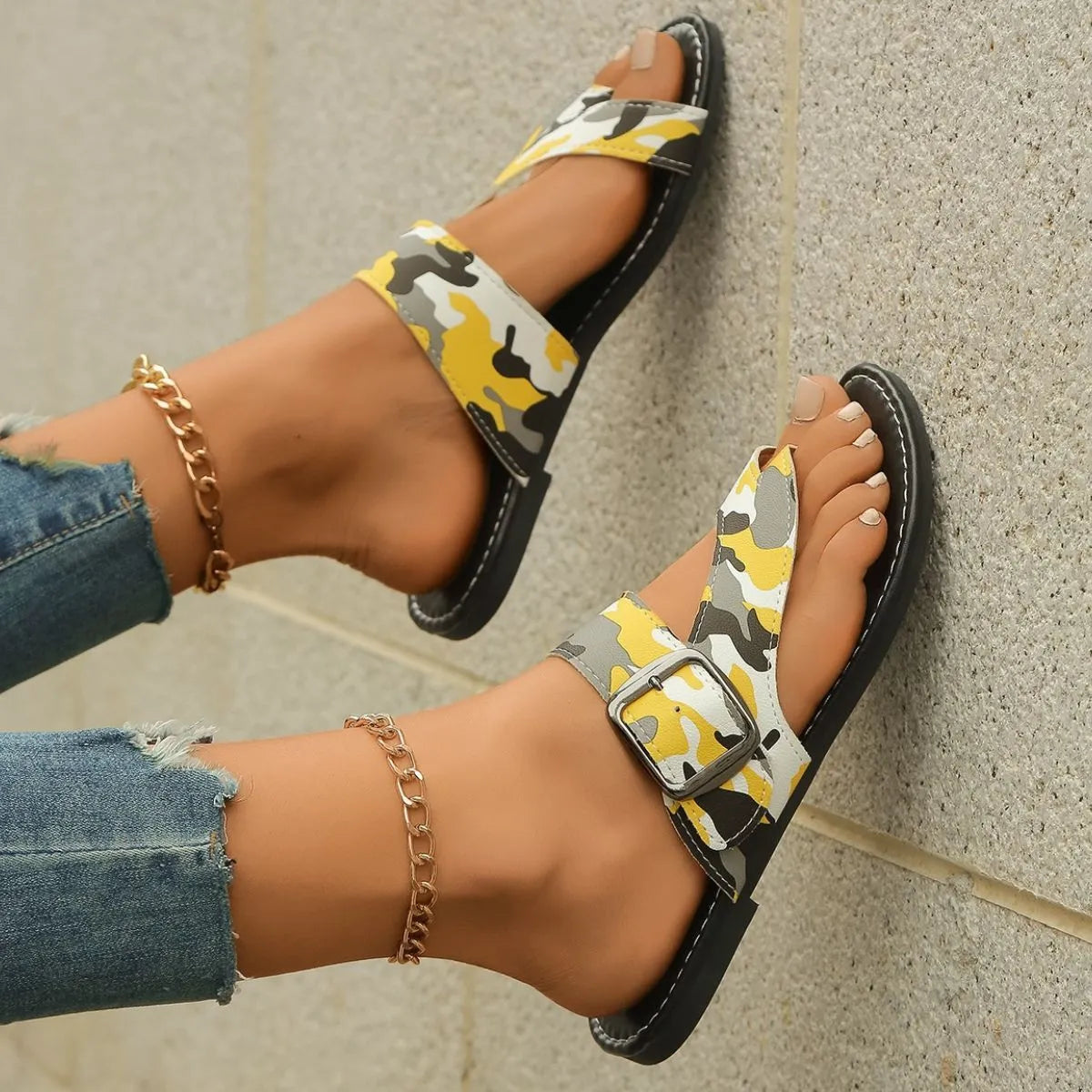 Toe Loop Flats Sandals 34356ce0-789d-44ce-9e43-0920a4404c99-Max-Origin